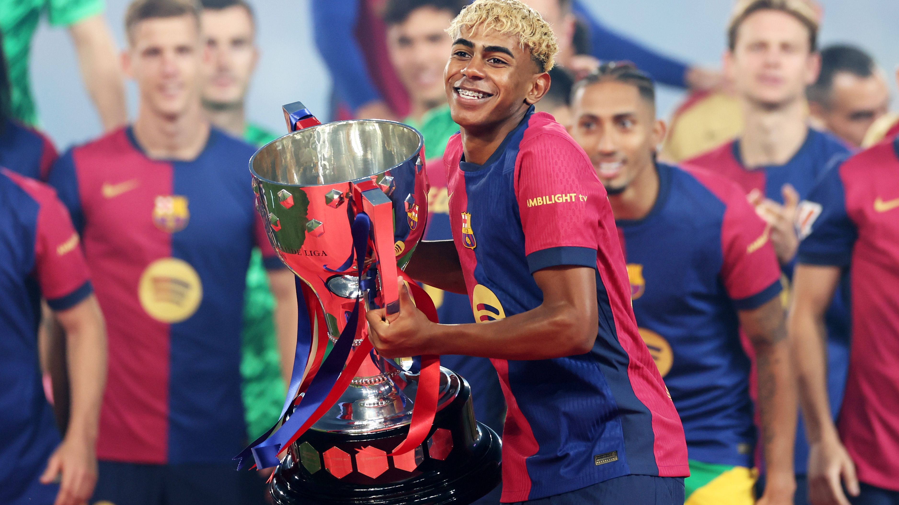 FC Barcelona v Villarreal CF - La Liga EA Sports