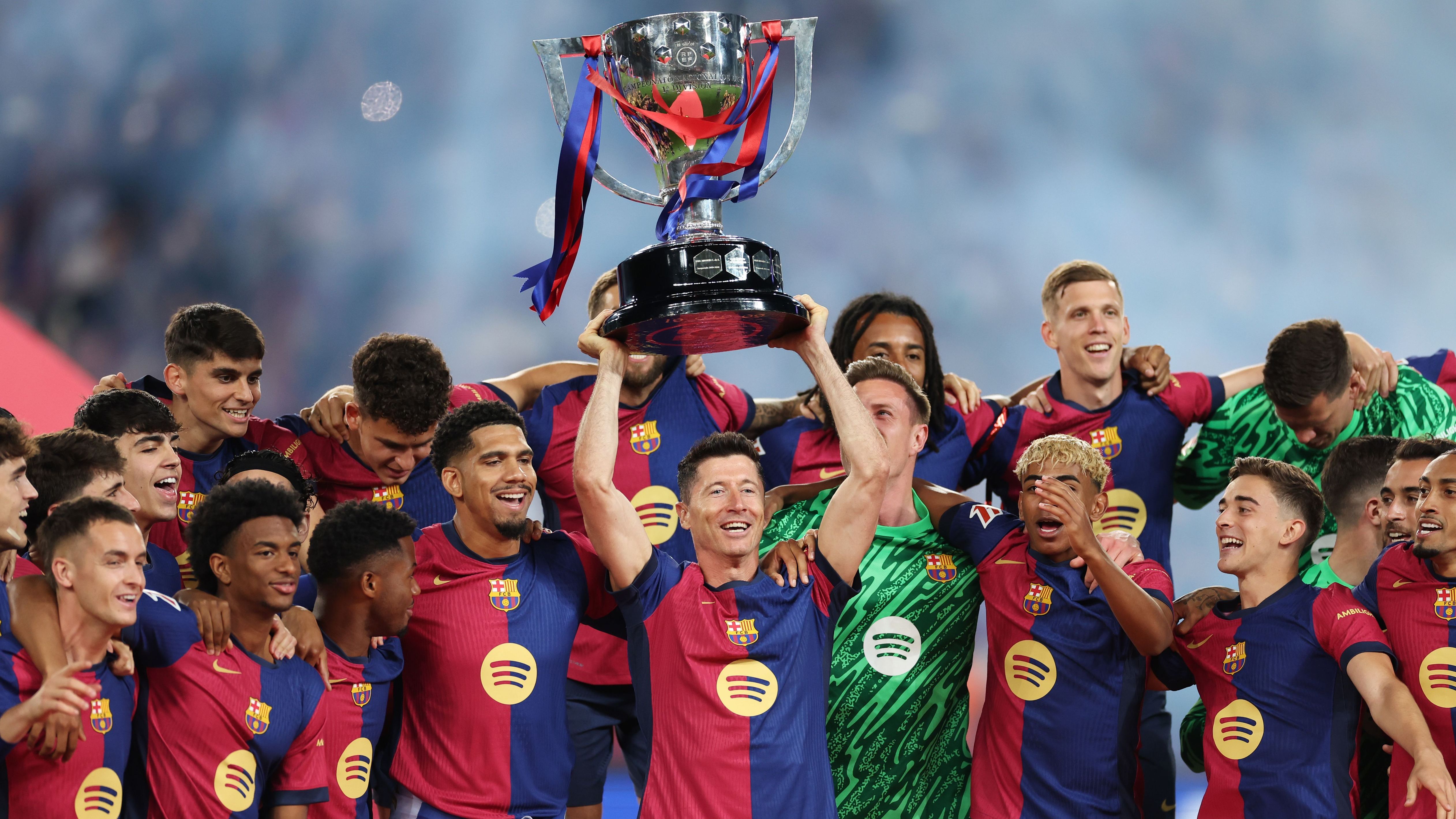 FC Barcelona v Villarreal CF - La Liga EA Sports