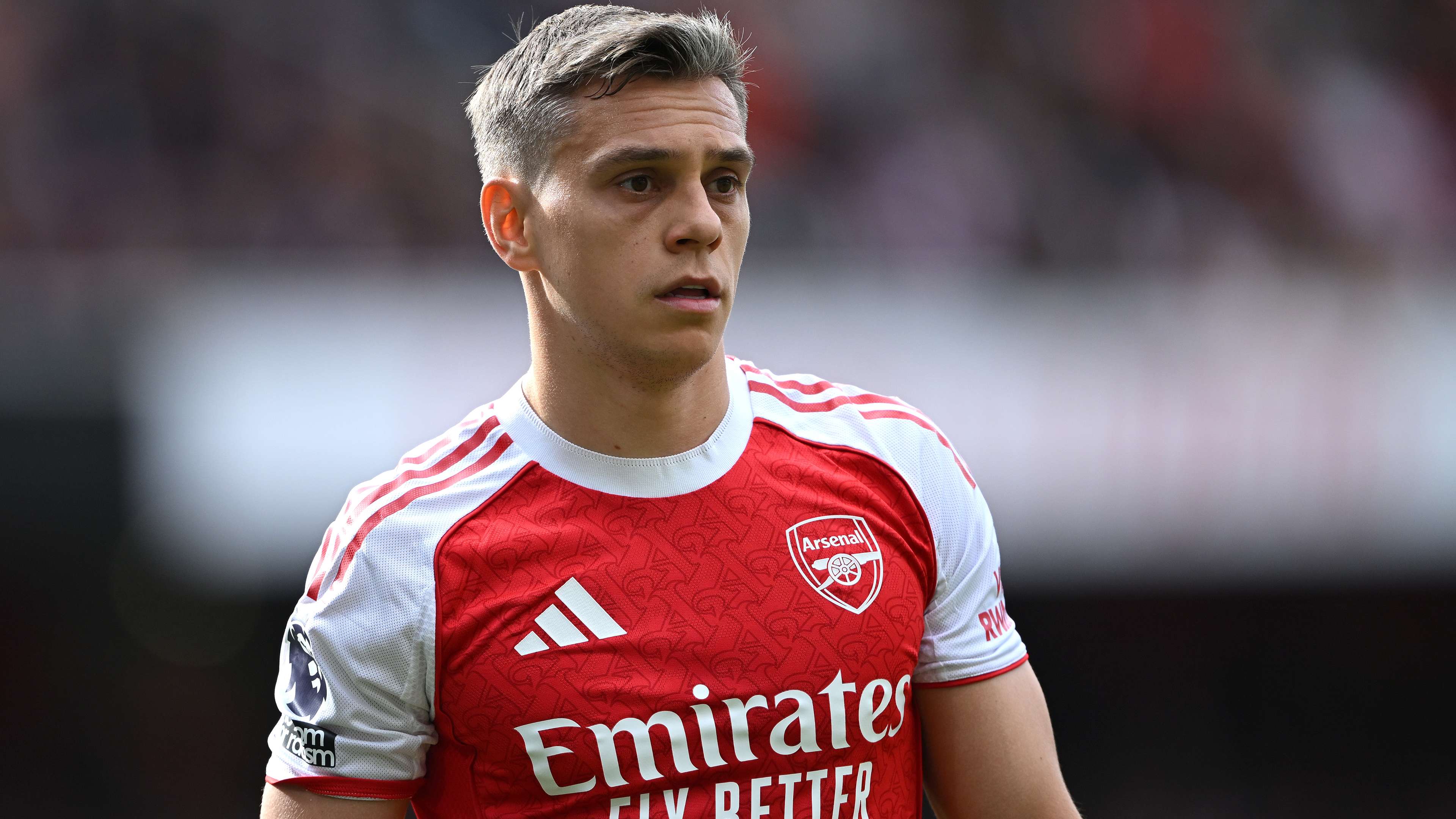 Arsenal đón Eze, ngược lại 7 cái tên phải ra đi 1 Leandro Trossard STAYS! Arsenal attacker set for unexpected new contract to  put end to transfer speculation | Goal.com