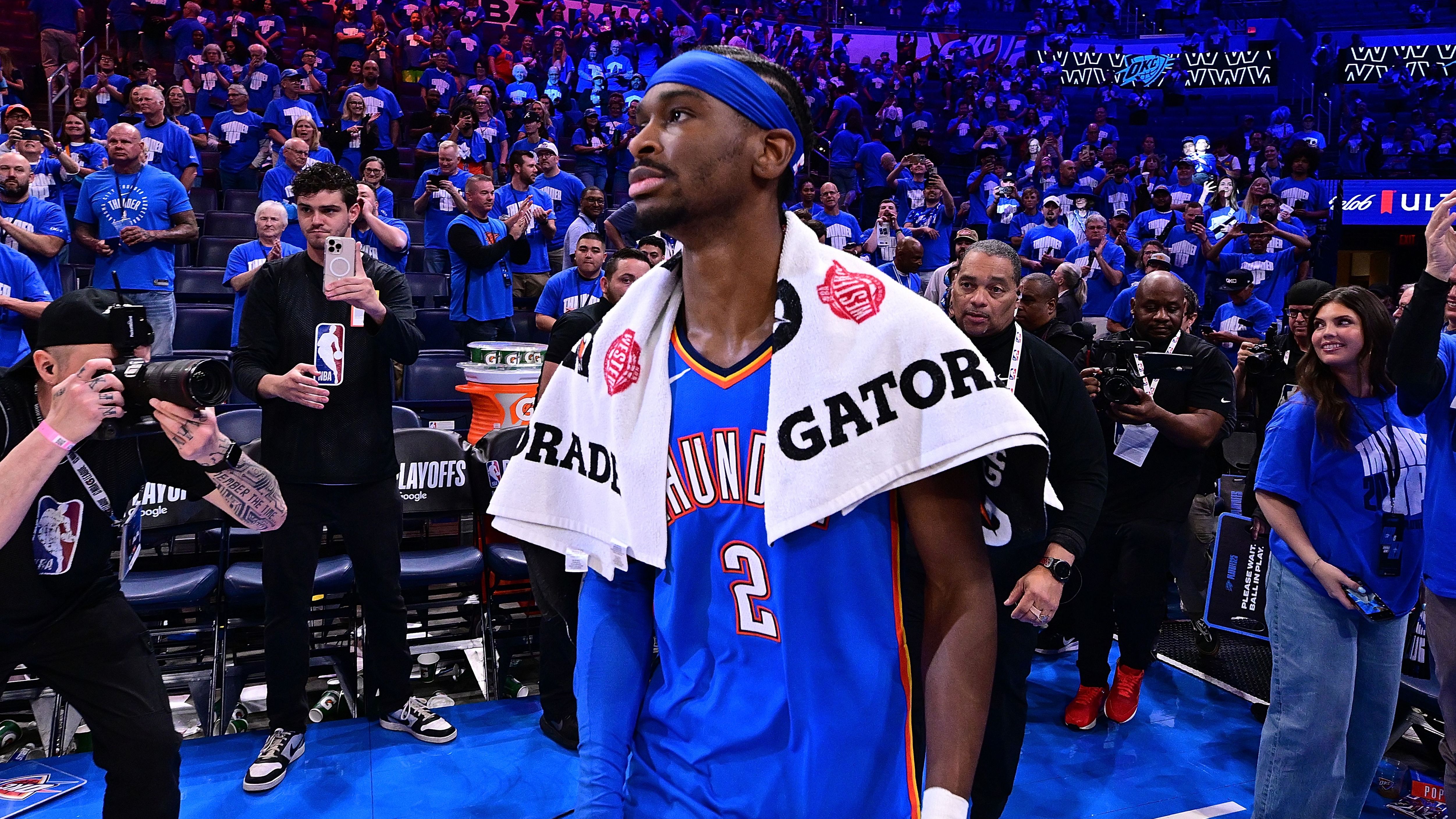 WATCH: Real Madrid star Vinicius Junior, Barcelona legend Ronaldinho congratulate Oklahoma City Thunder star Shai Gilgeous-Alexander after MVP triumph