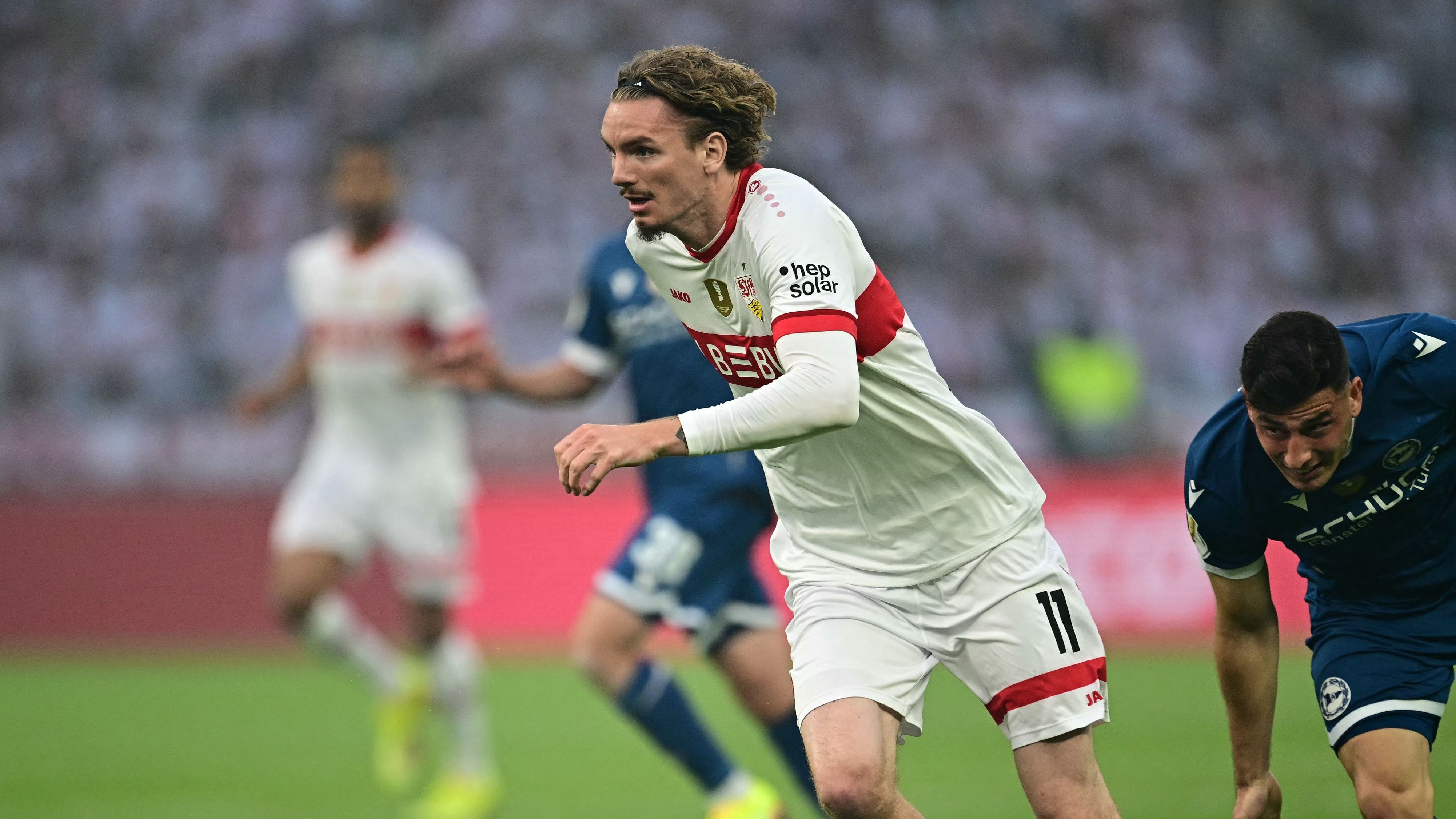 FBL-GER-CUP-BIELEFELD-STUTTGART