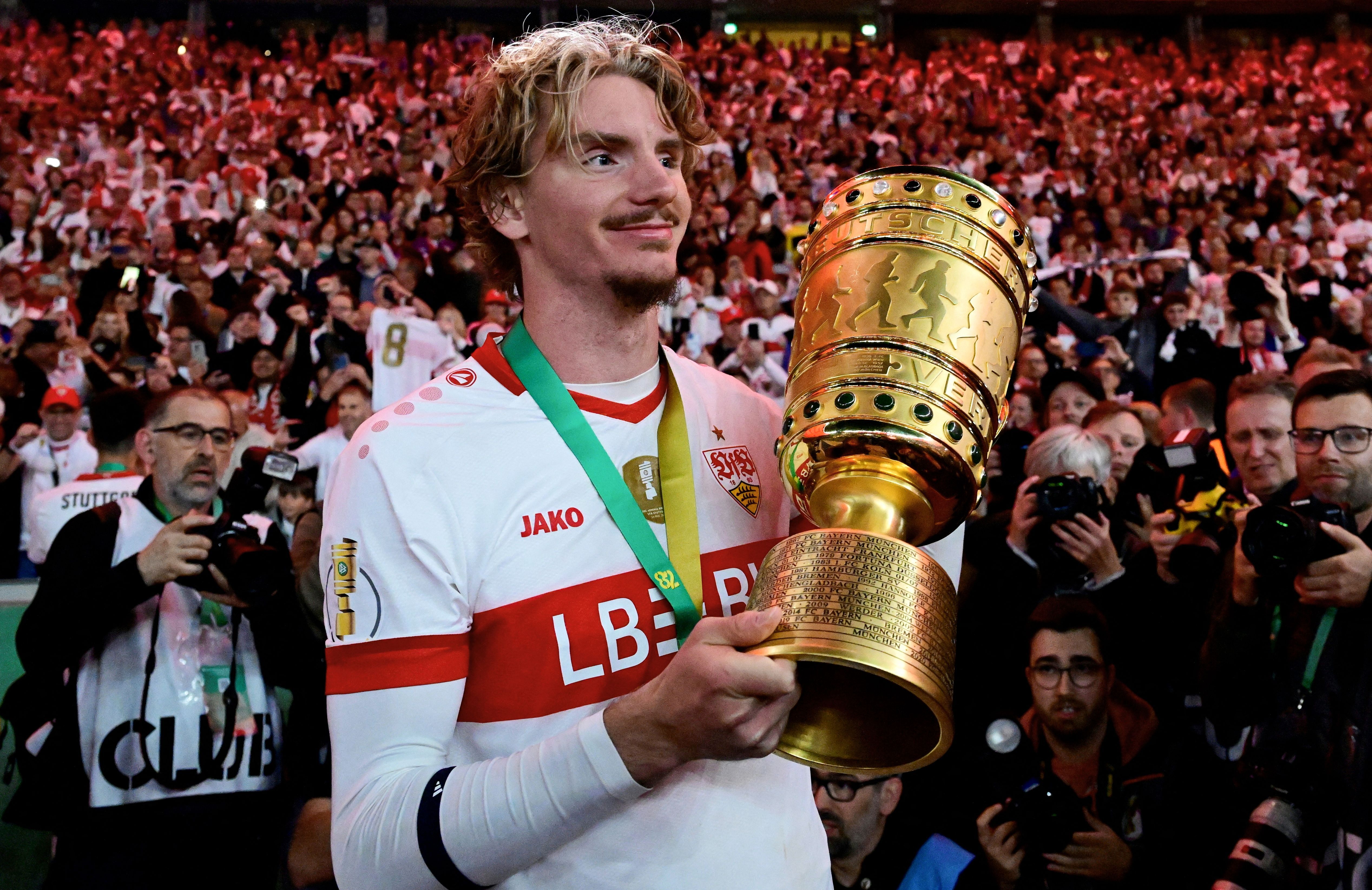 FBL-GER-CUP-BIELEFELD-STUTTGART