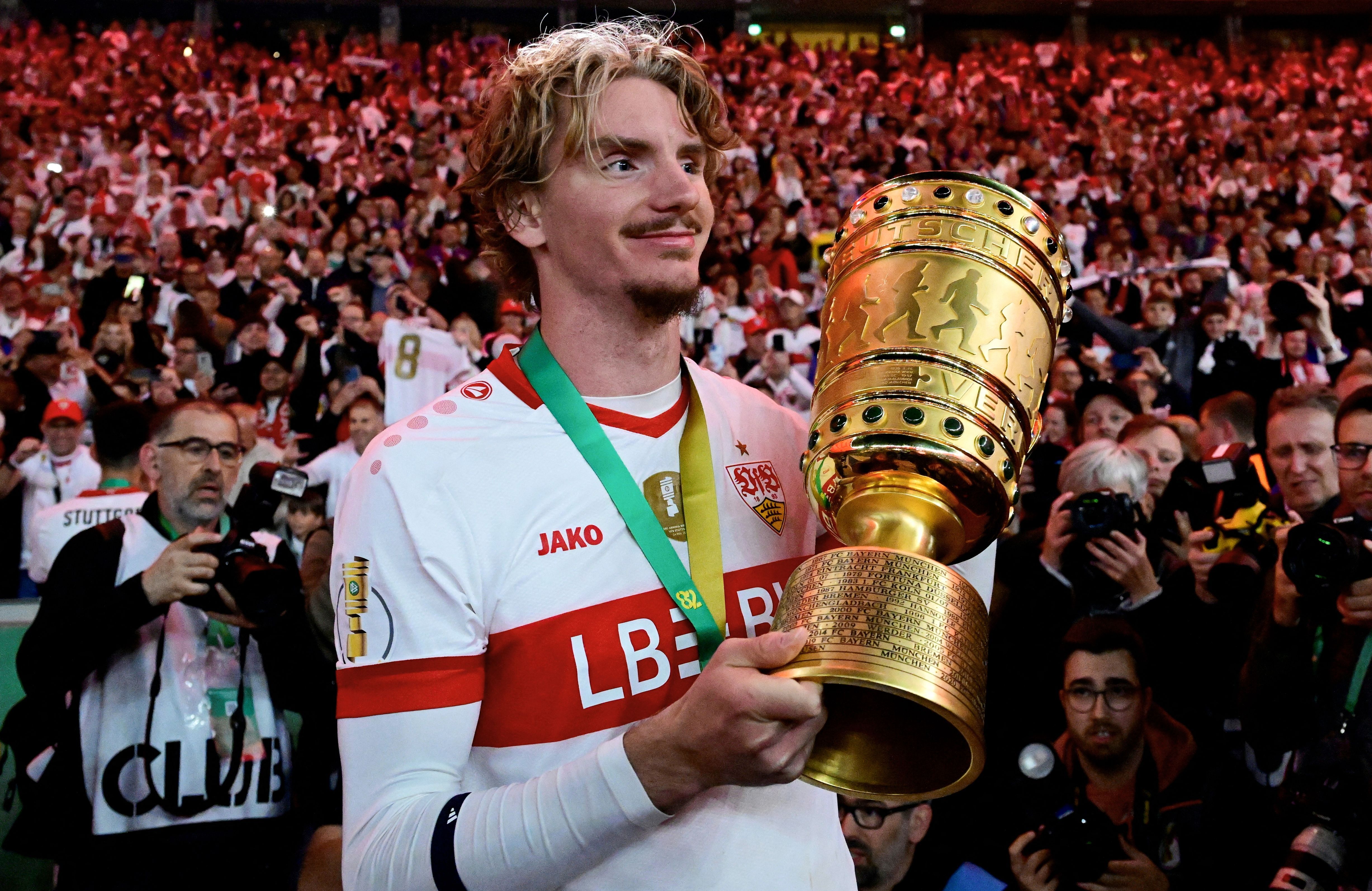 FBL-GER-CUP-BIELEFELD-STUTTGART