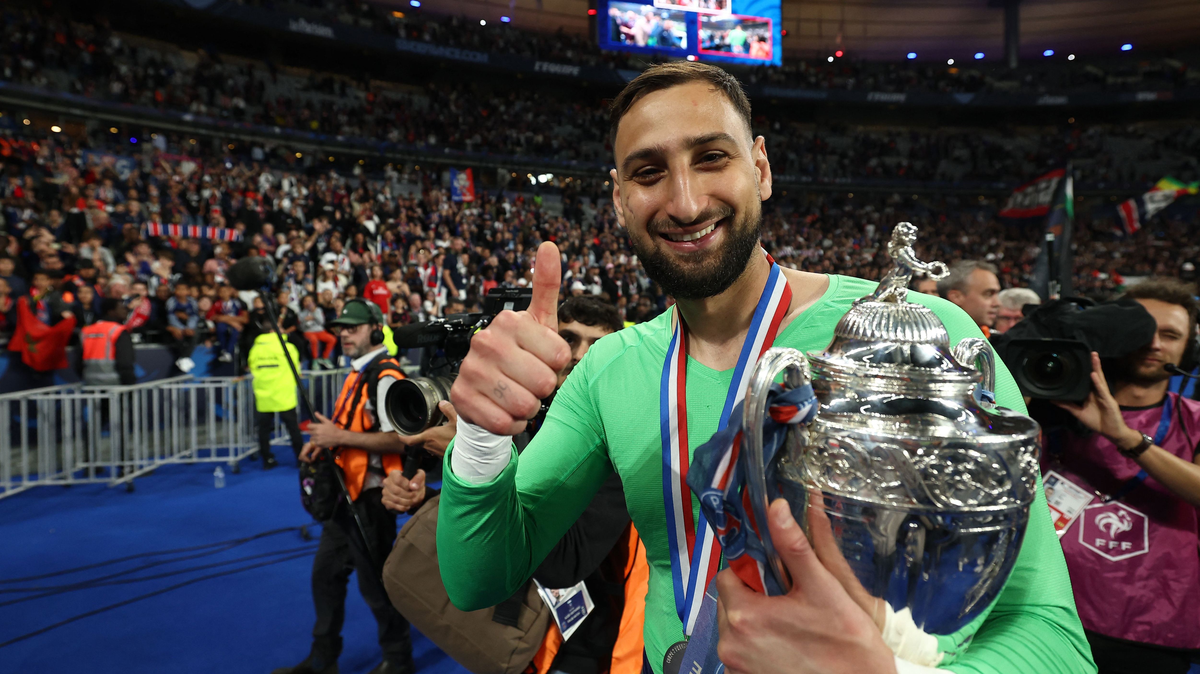 FBL-FRA-CUP-PSG-REIMS-FINAL-TROPHY