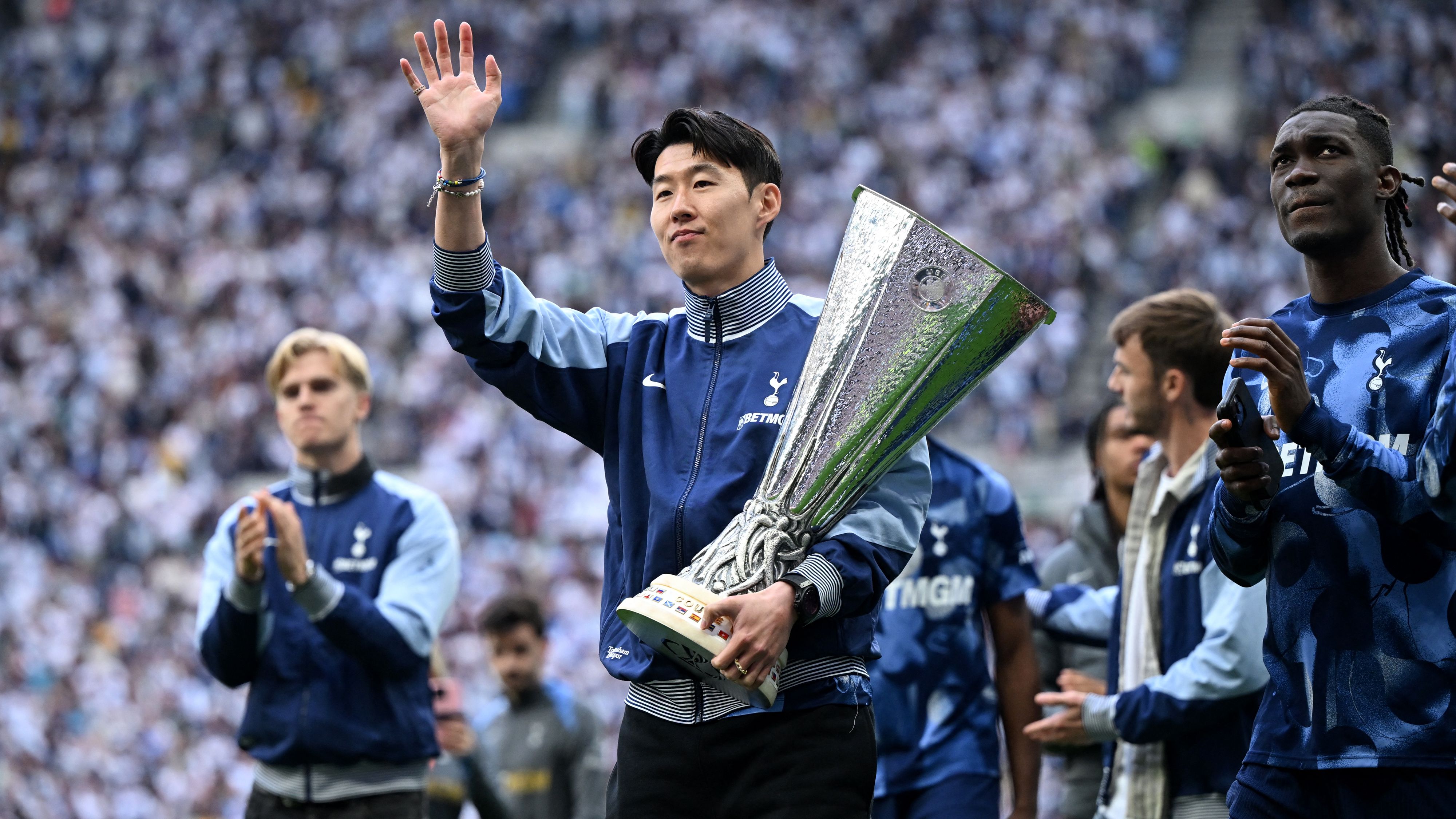 TOPSHOT-FBL-ENG-PR-TOTTENHAM-BRIGHTON