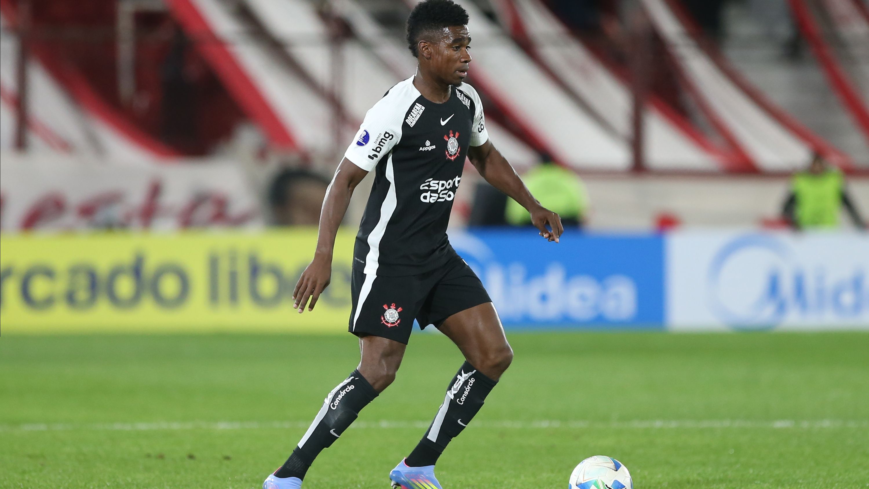 Huracan v Corinthians - Copa CONMEBOL Sudamericana 2025