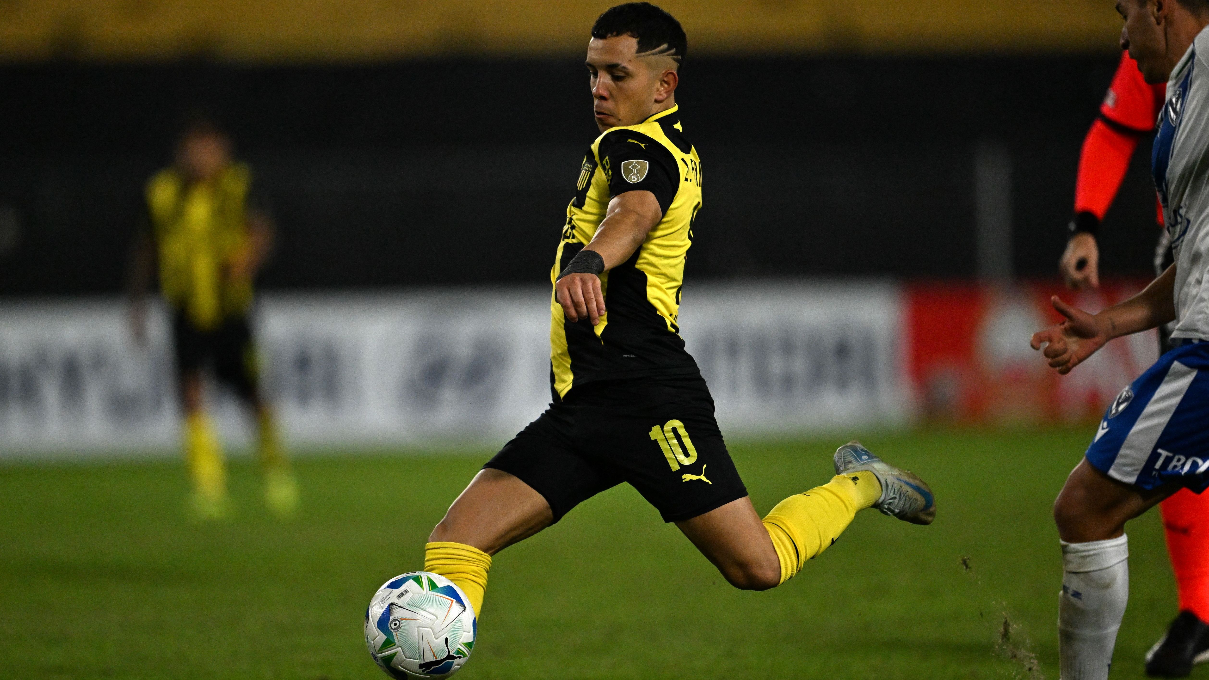 FBL-LIBERTADORES-PENAROL-VELEZ