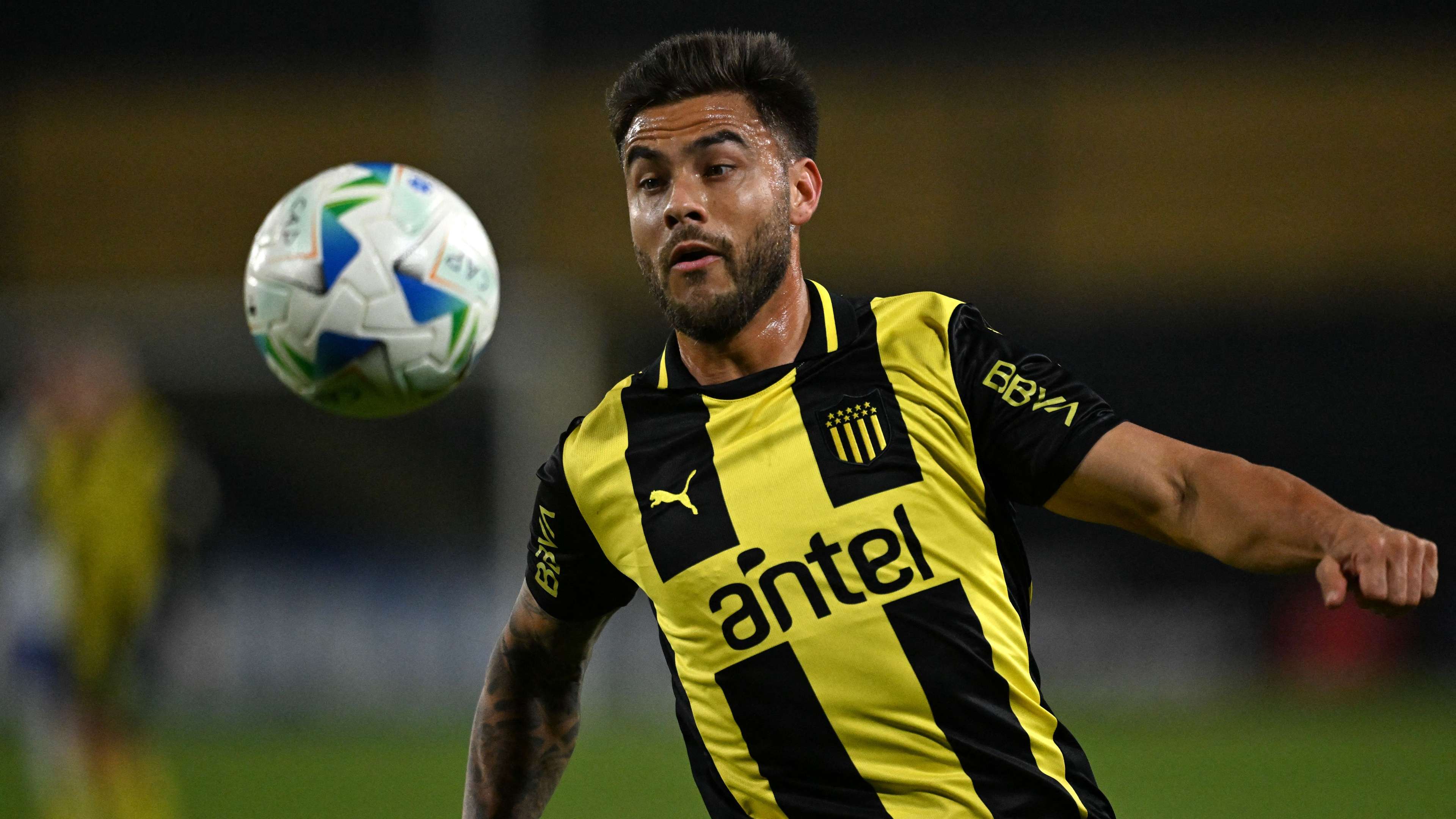 FBL-LIBERTADORES-PENAROL-VELEZ