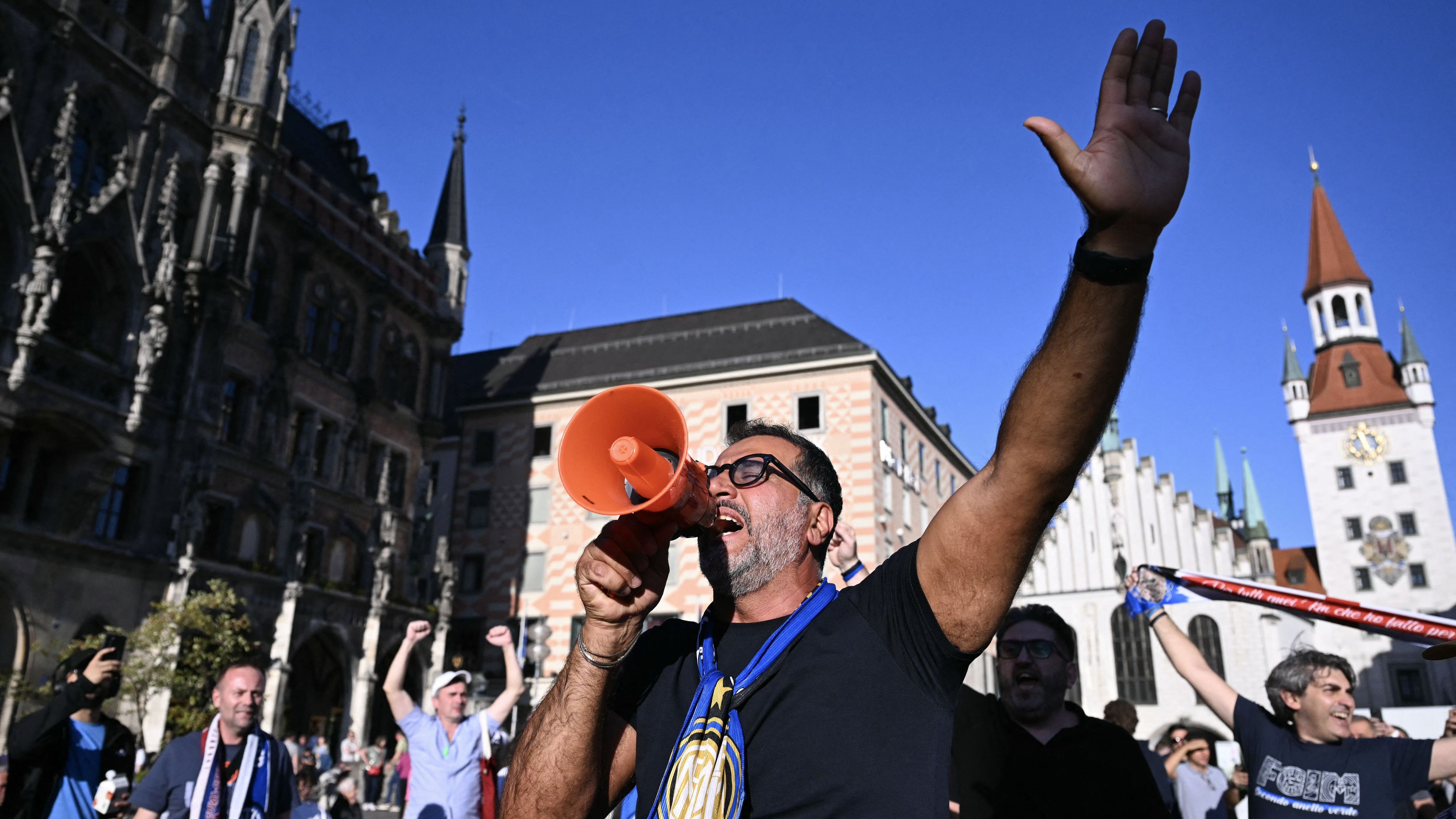 FBL-EUR-C1-INTER-SUPPORTERS