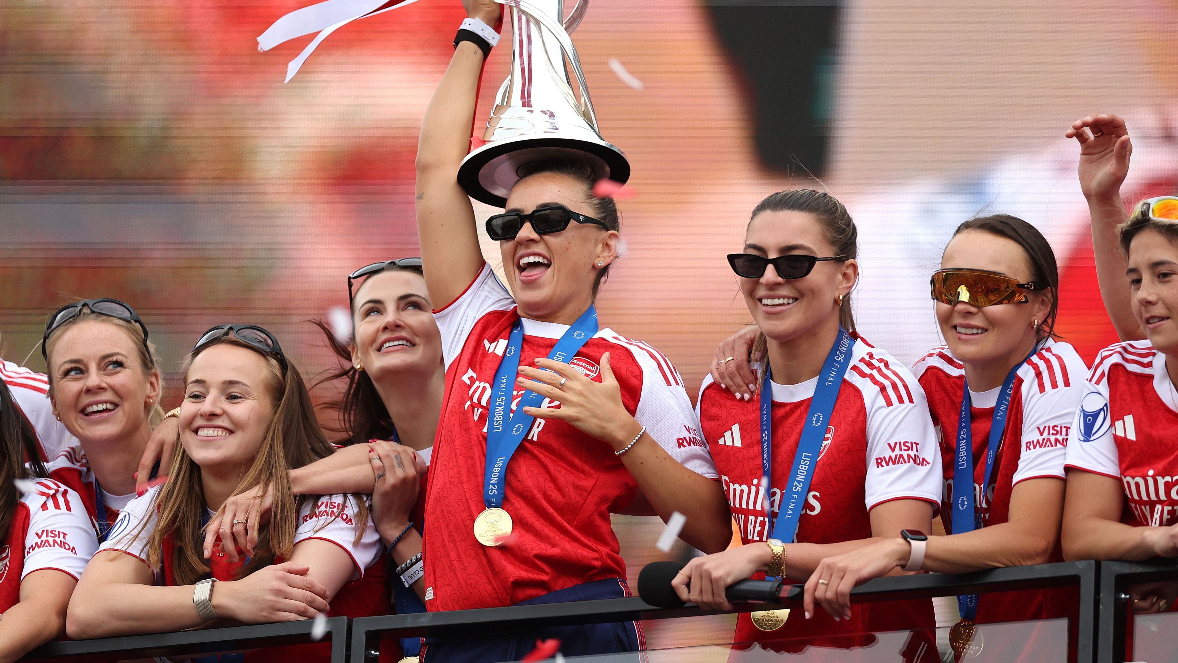 VIDEO: Arsenal star Katie McCabe leads fans in anti-Tottenham chants during Gunners' Champions League parade - Goal.com