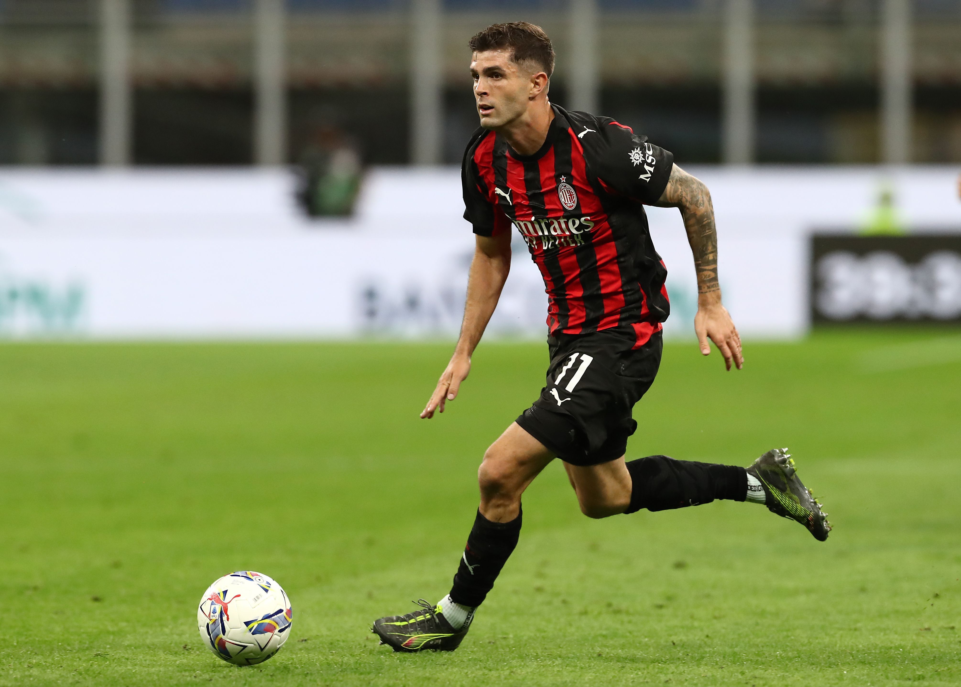 ミランの移籍市場に関するコメント：テオ・エルナンデスは新しい経験を