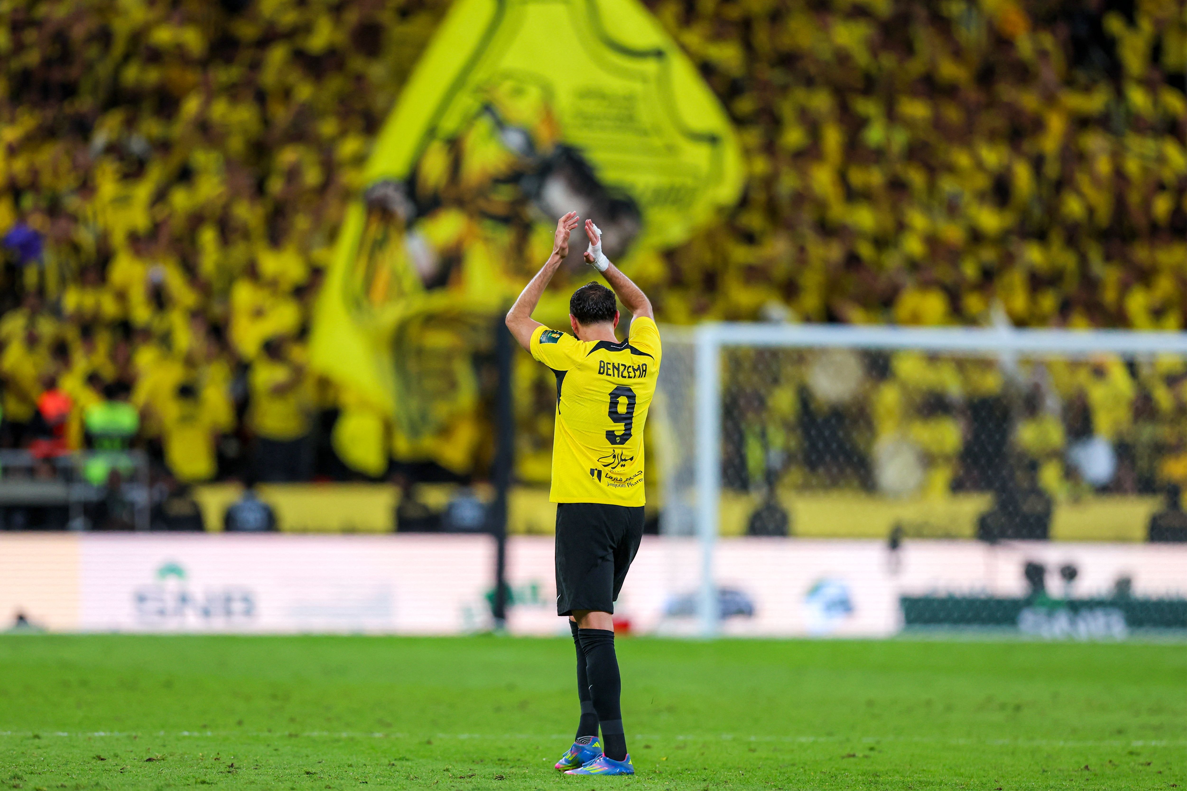 FBL-KSA-CUP-ITTIHAD-QADSIAH-FANS