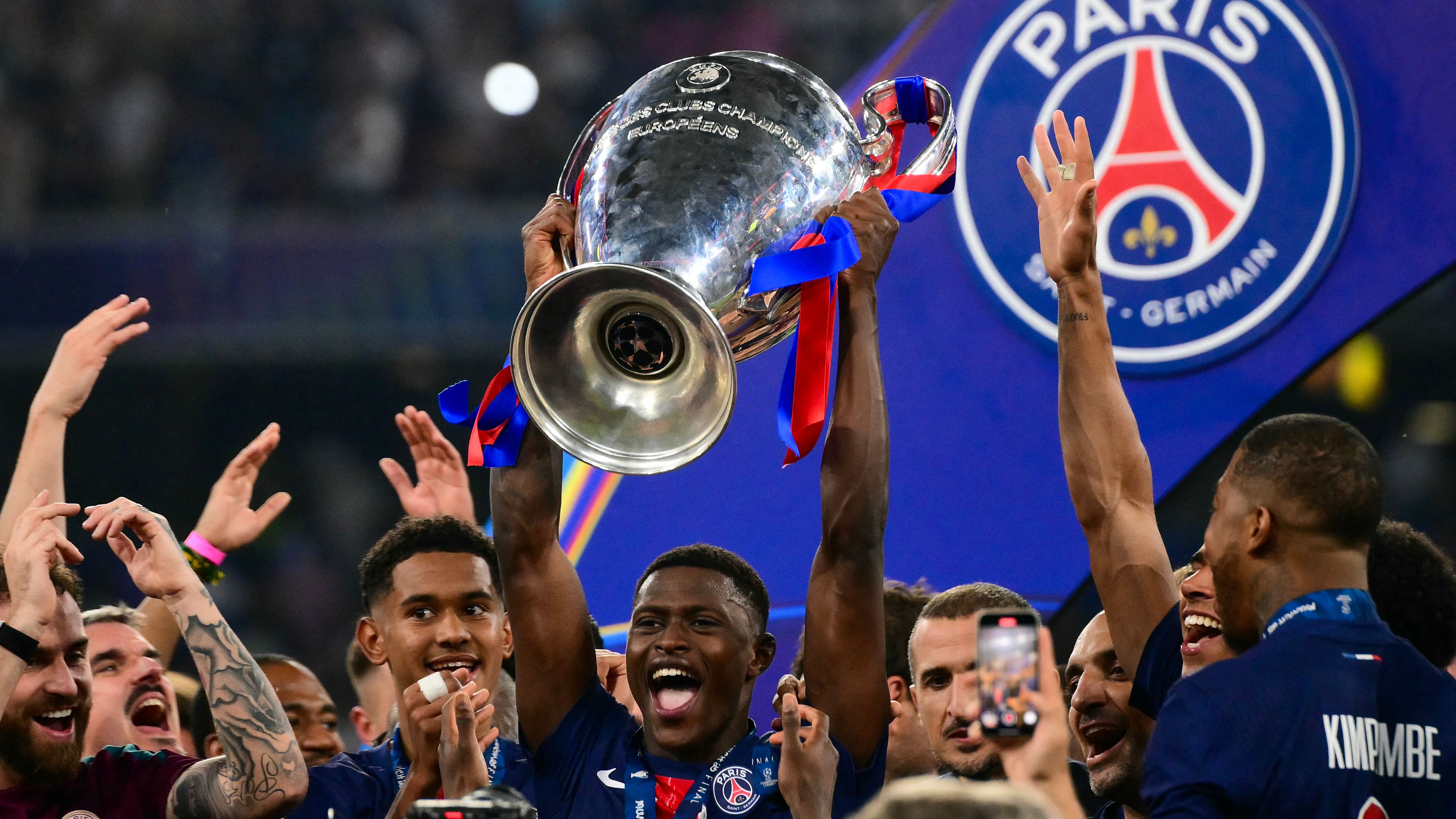 FBL-EUR-C1-PSG-INTER-FINAL-TROPHY