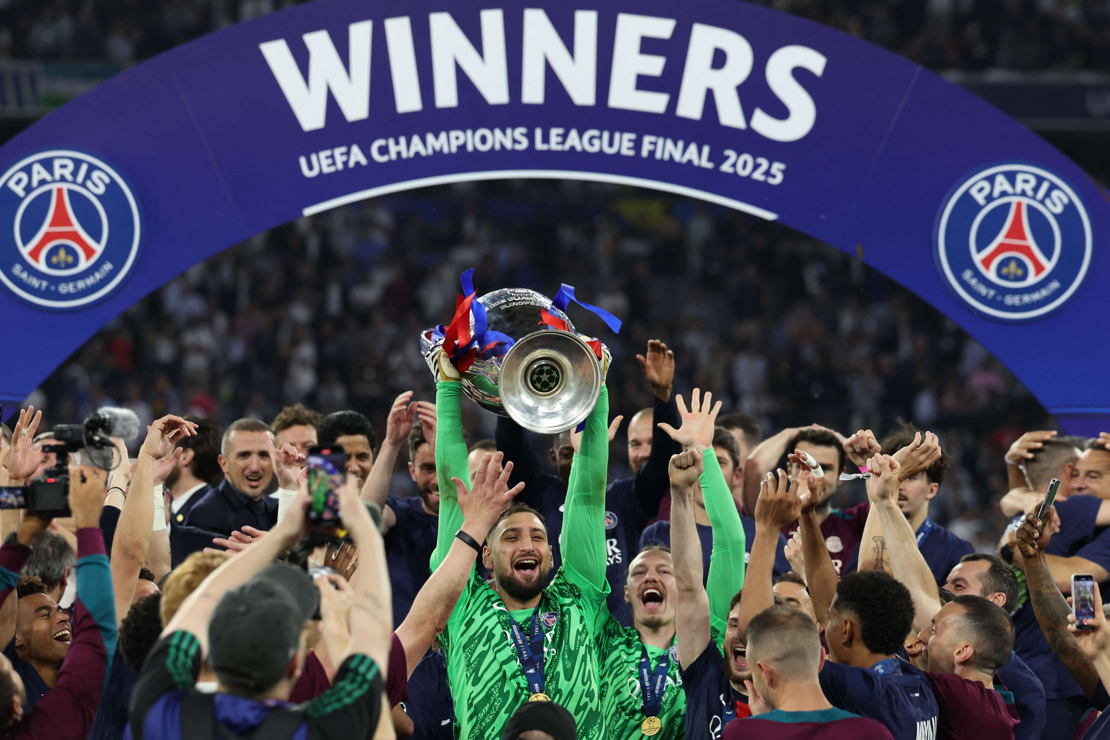 FBL-EUR-C1-PSG-INTER-FINAL-TROPHY