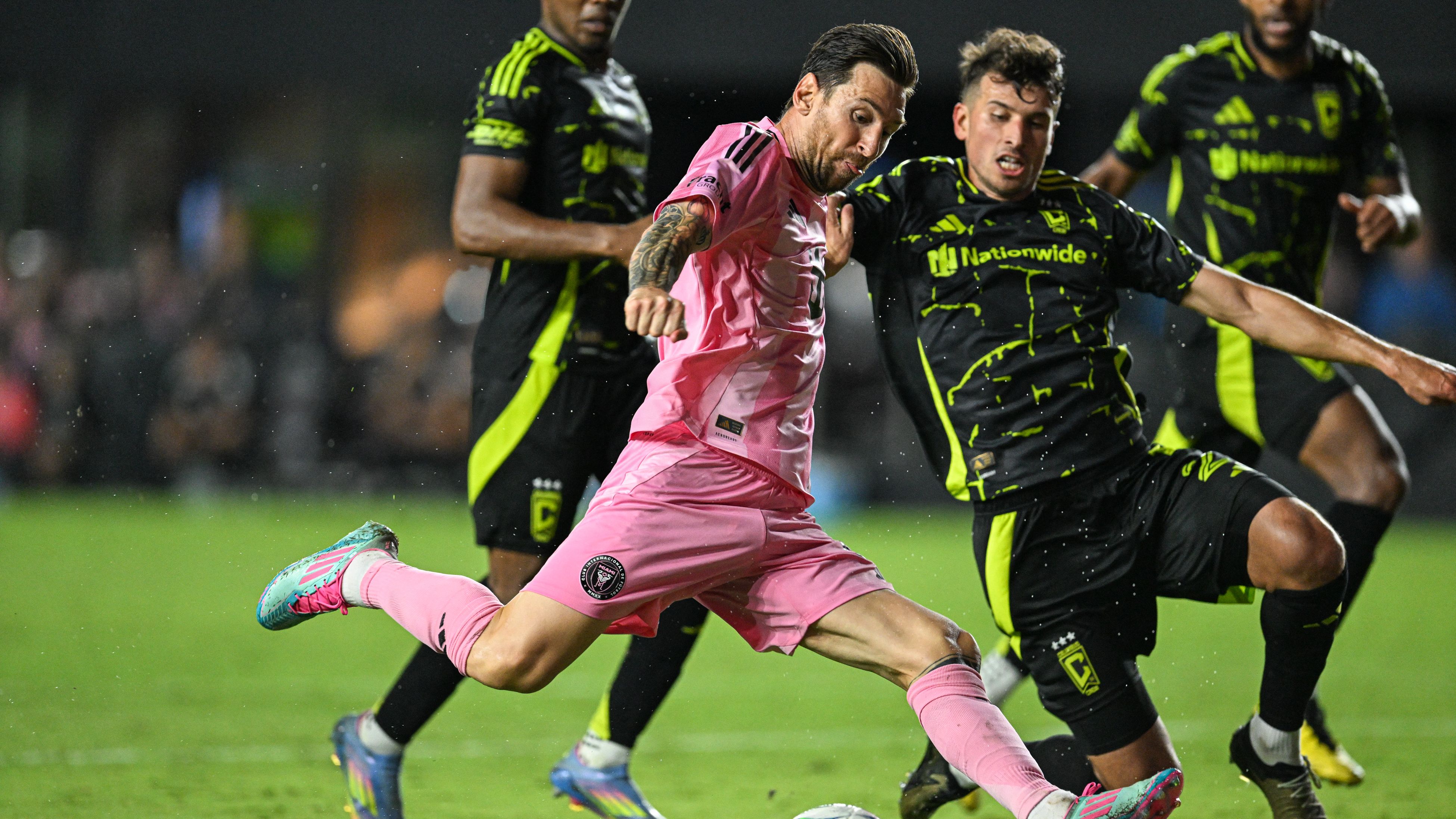 FBL-MLS-USA-MIAMI-COLUMBUS