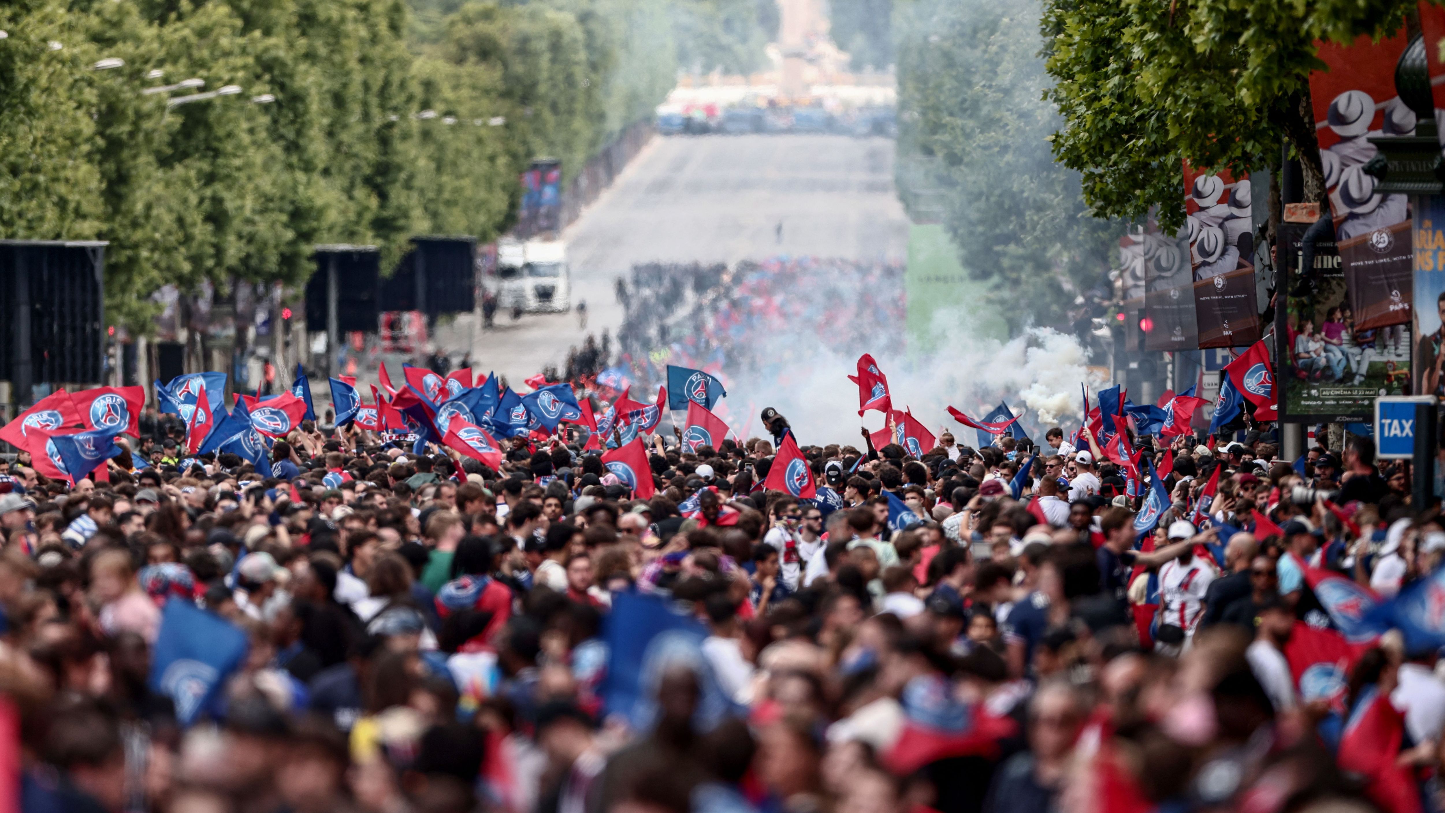 FBL-EUR-C1-PSG-PARADE
