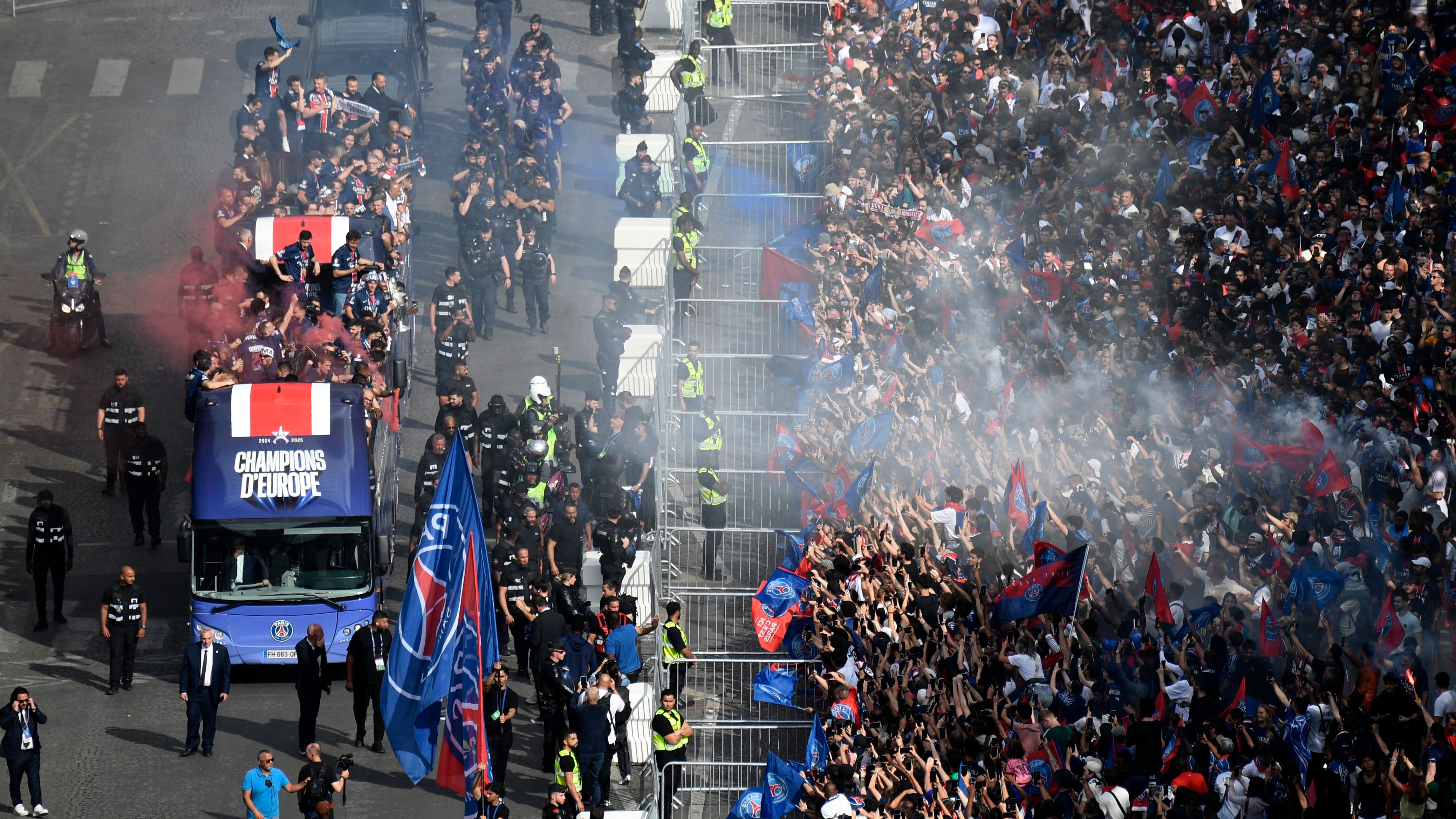 FBL-EUR-C1-PSG-PARADE