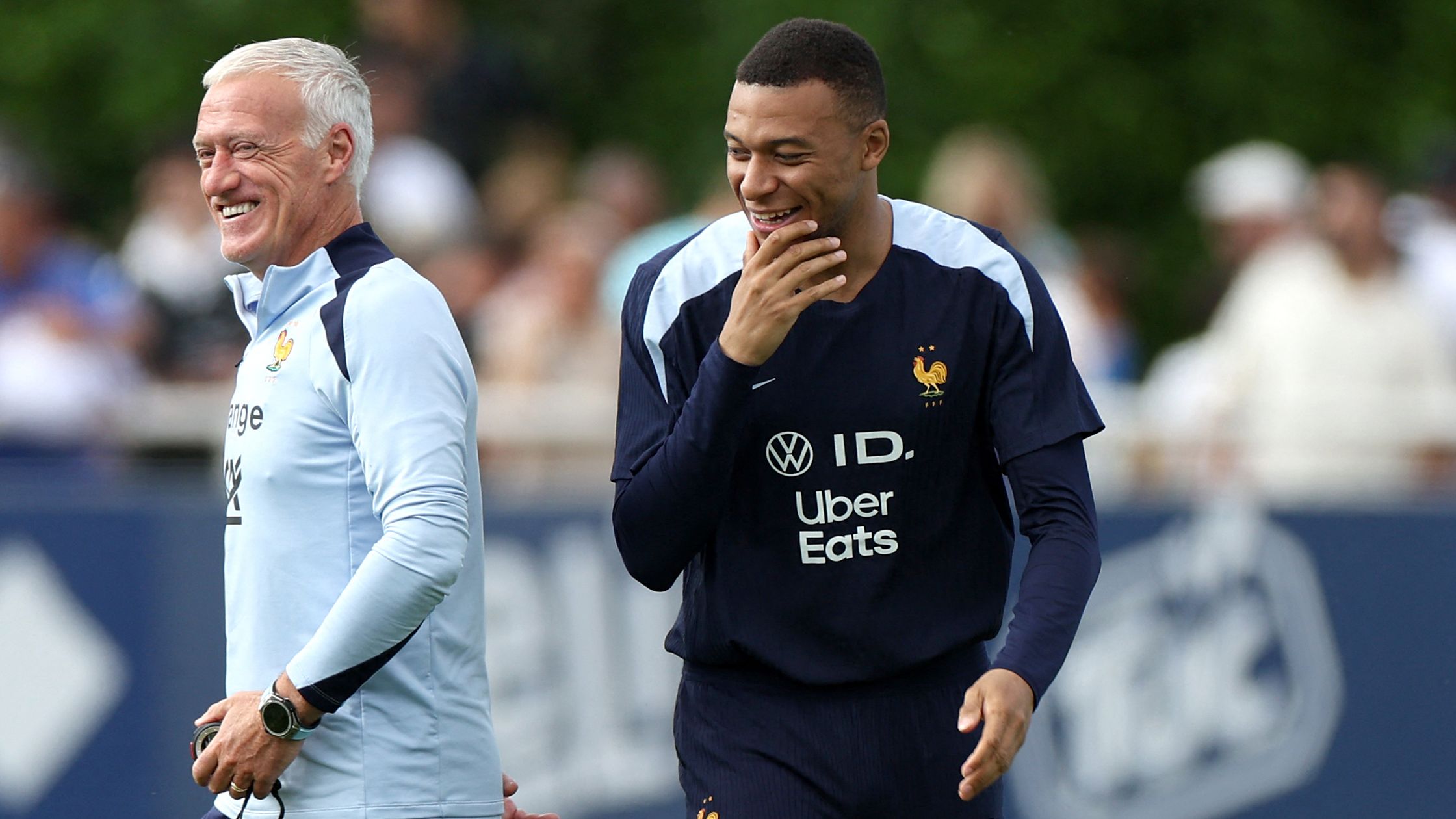 WATCH: Kylian Mbappe laughs at Marcus Thuram's reaction to Ousmane Dembele's round of applause at France camp following Inter's Champions League demolition at hands of PSG | Goal.com UK