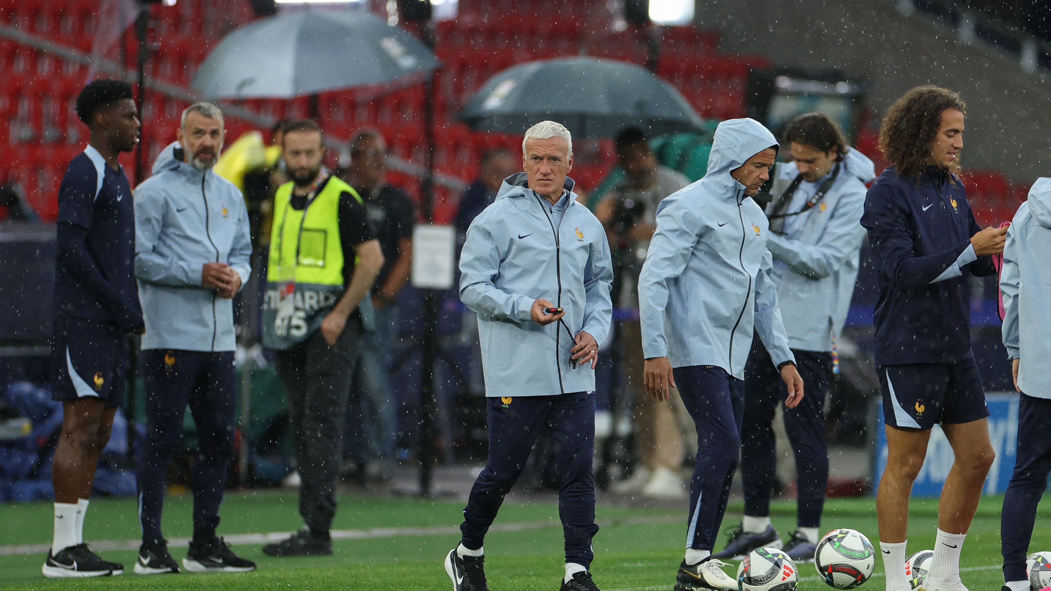 FBL-EUR-NATIONS-FRA-TRAINING