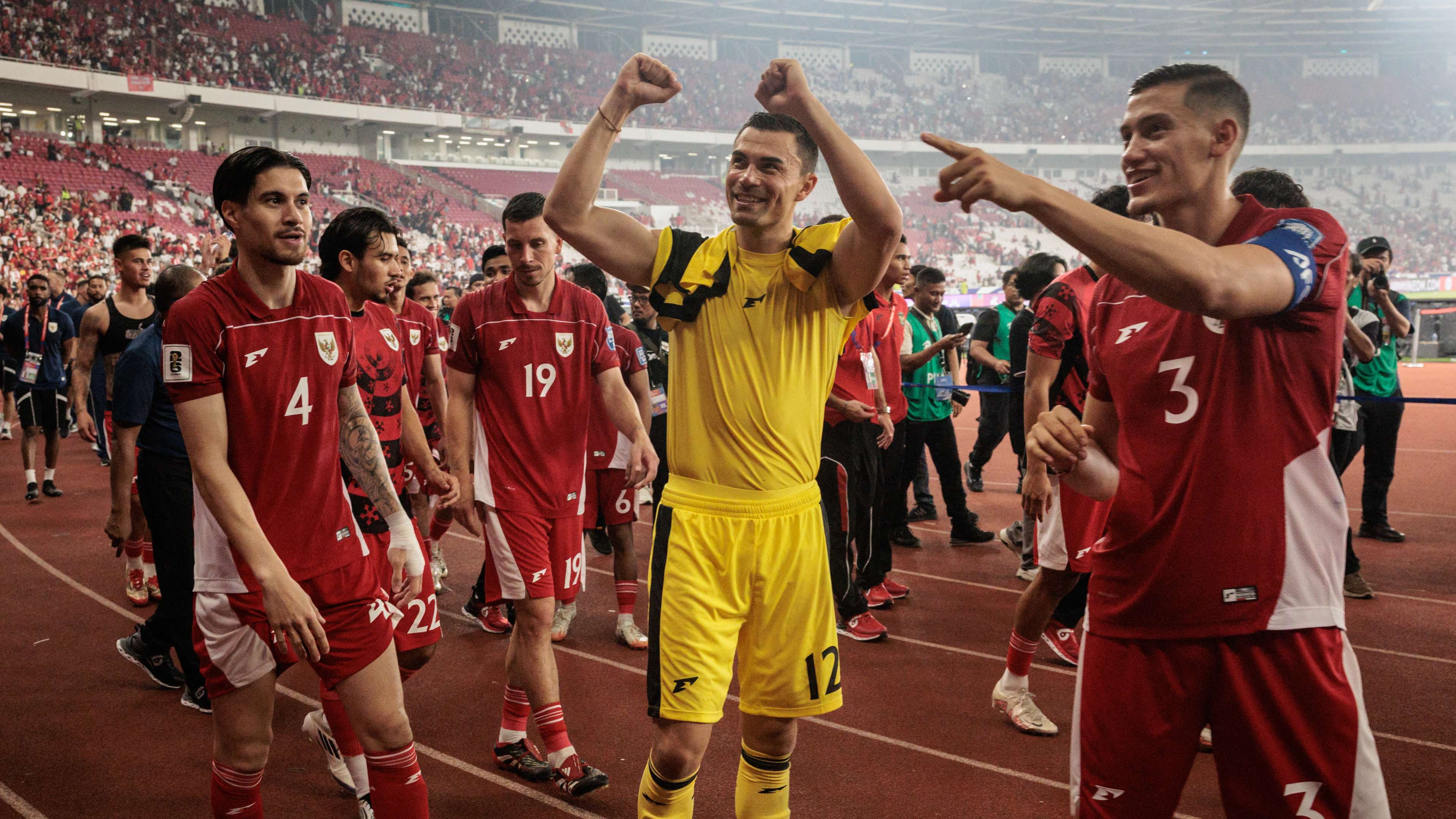 TOPSHOT-FBL-WC-2026-ASIA-QUALIFIERS-INA-CHN