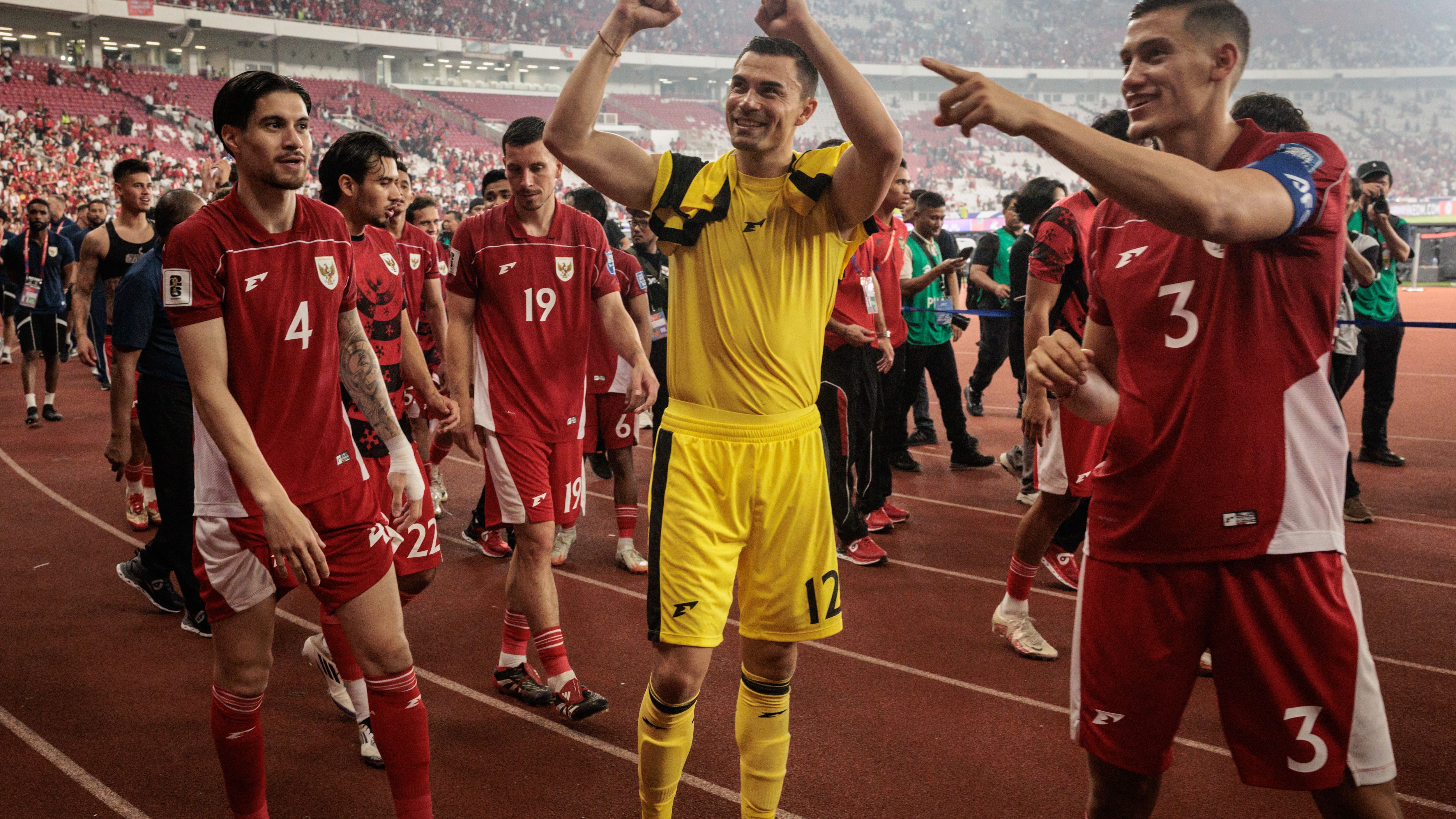 TOPSHOT-FBL-WC-2026-ASIA-QUALIFIERS-INA-CHN