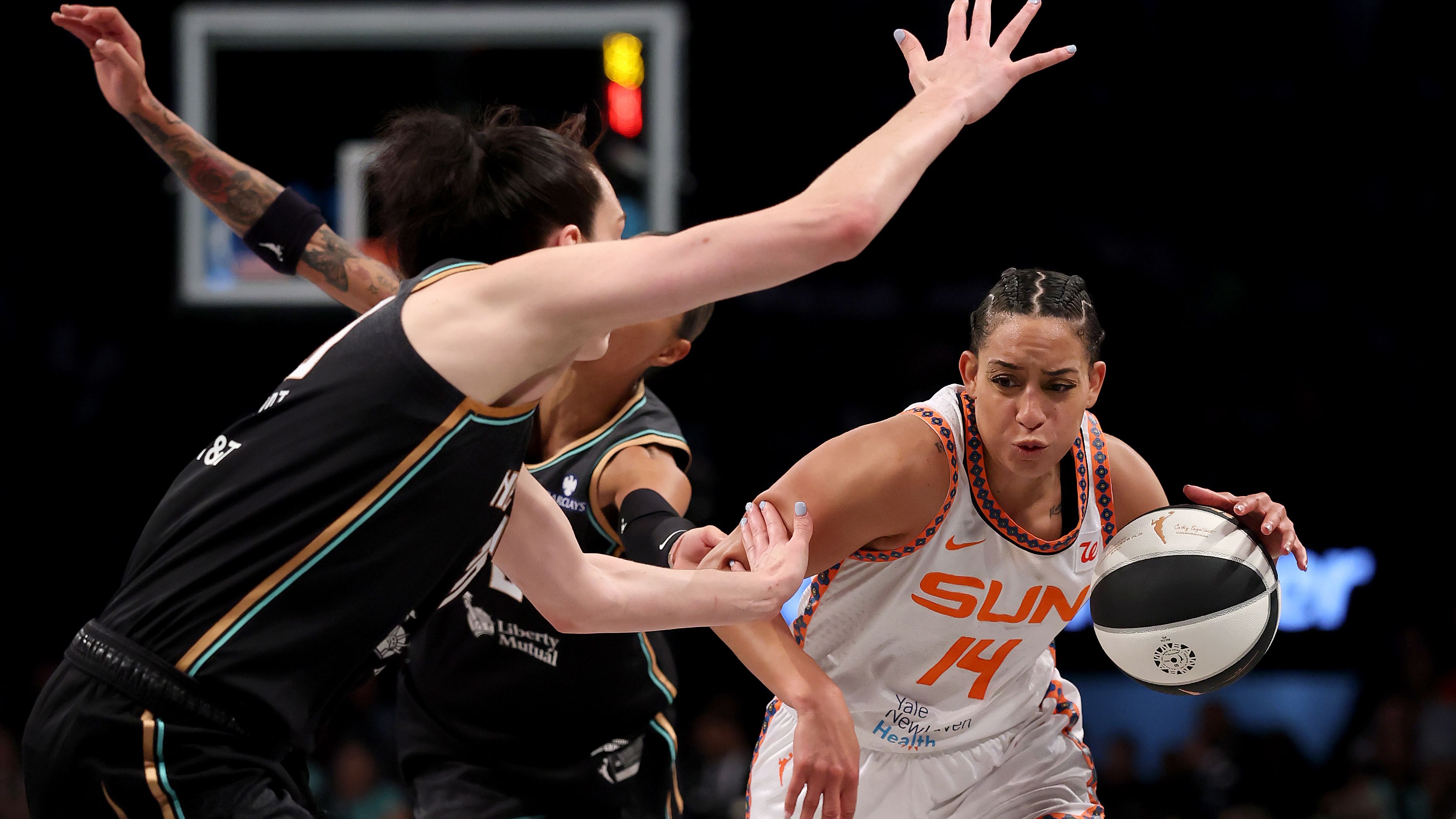 Connecticut Sun v New York Liberty