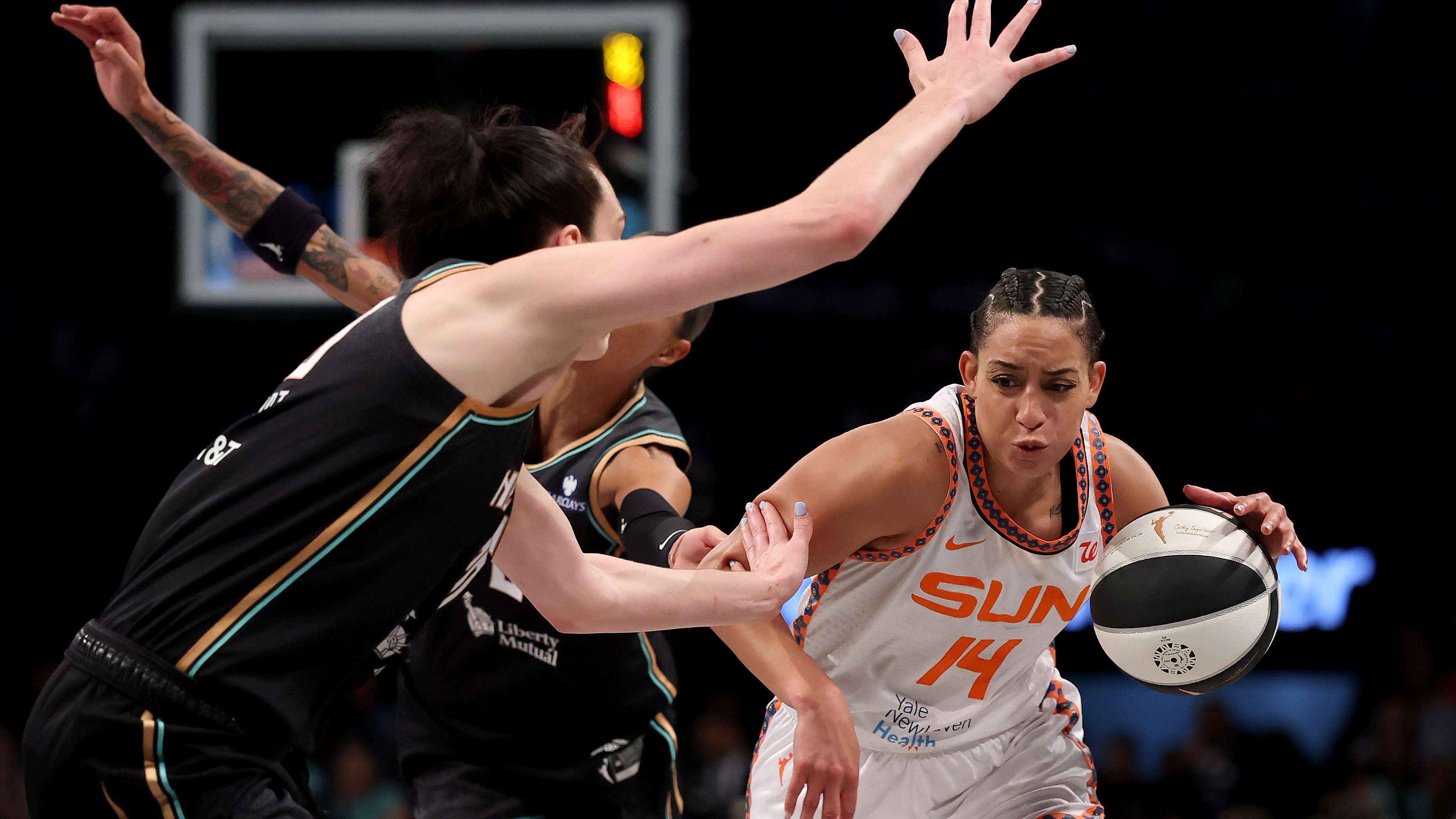 Connecticut Sun v New York Liberty