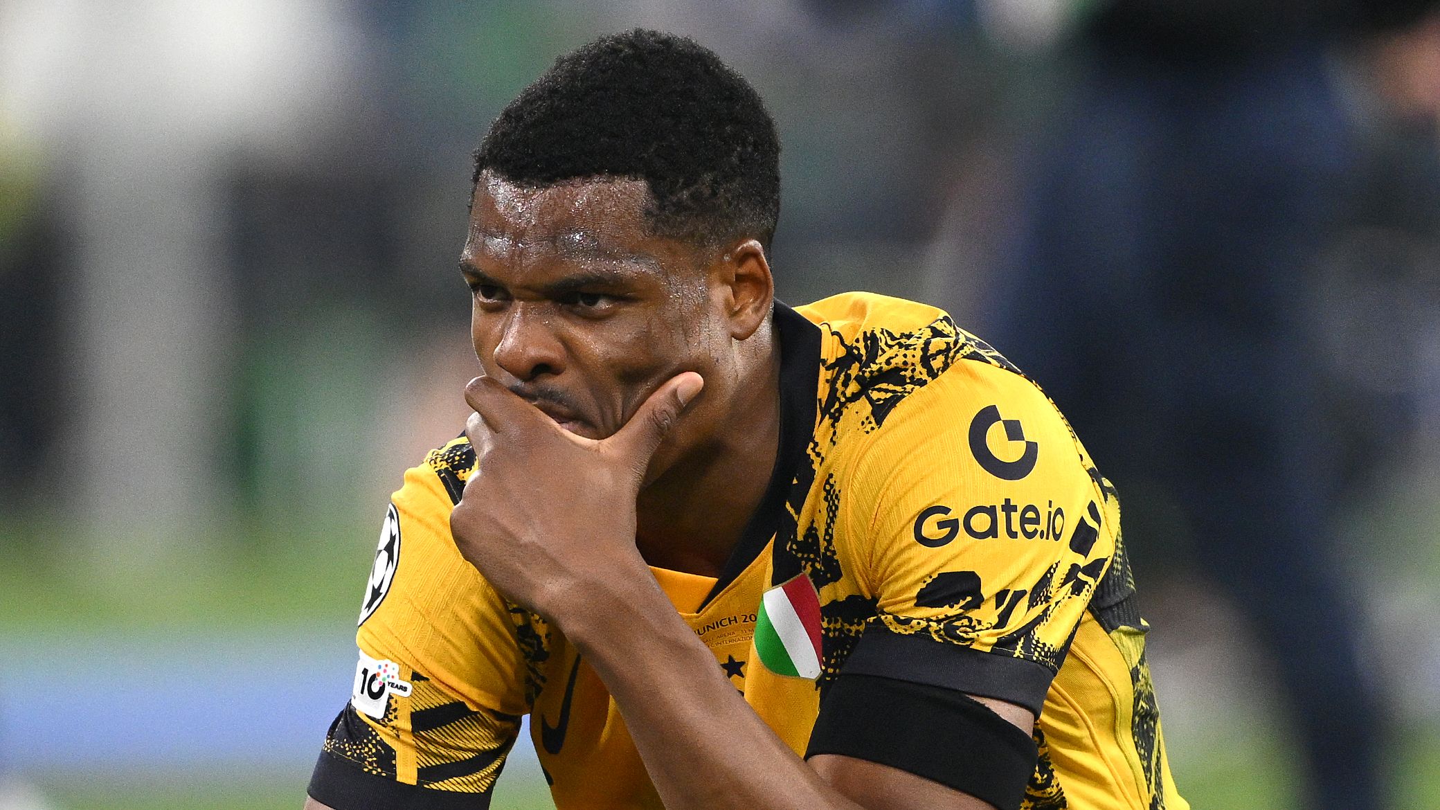 Denzel Dumfries admits Inter players discussed Simone Inzaghi exit rumours ahead of Champions League humiliation against PSG and vows they are fired up to win European title after upset | Goal.com UK