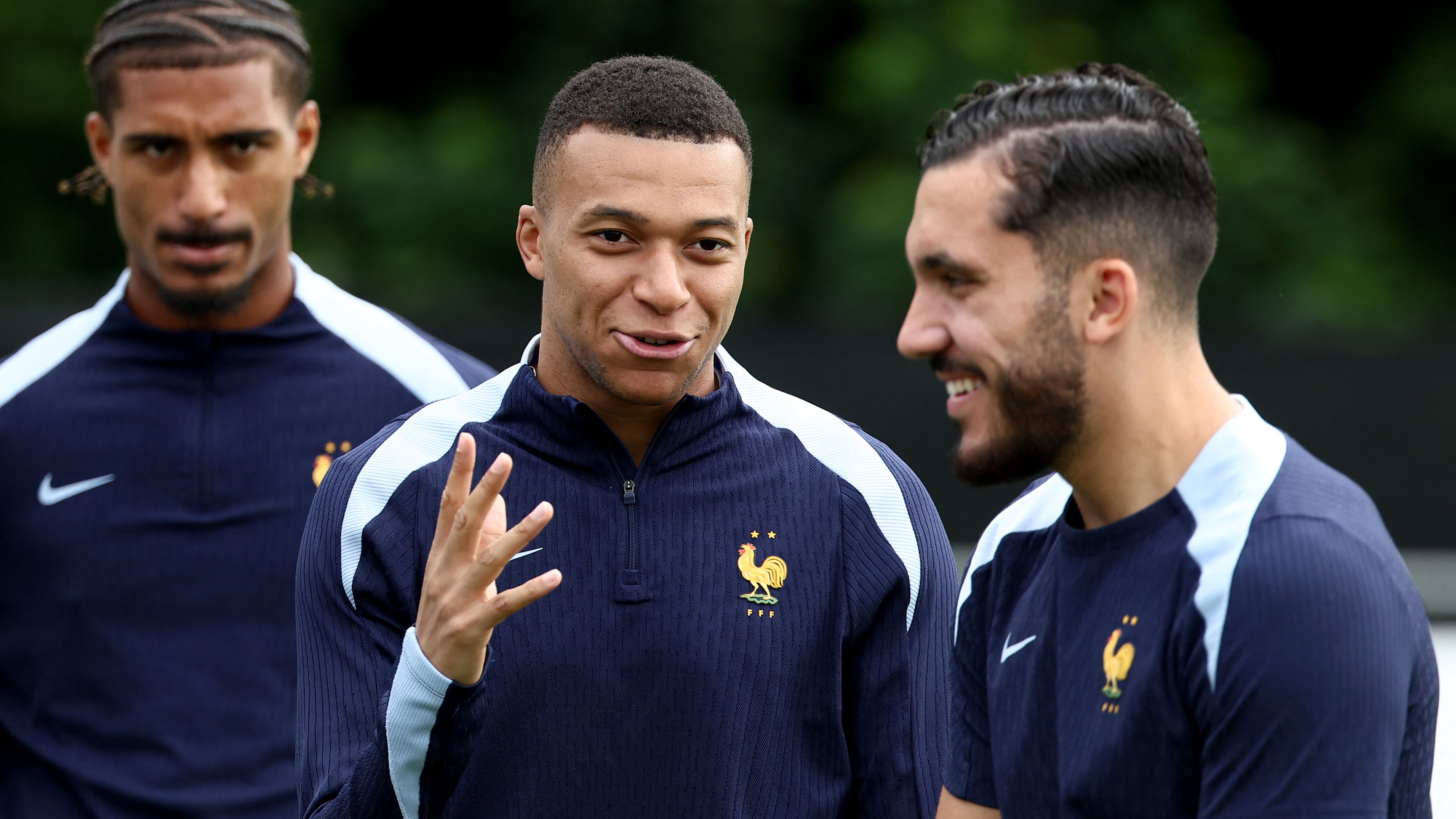 FBL-EUR-NATIONS-FRA-TRAINING