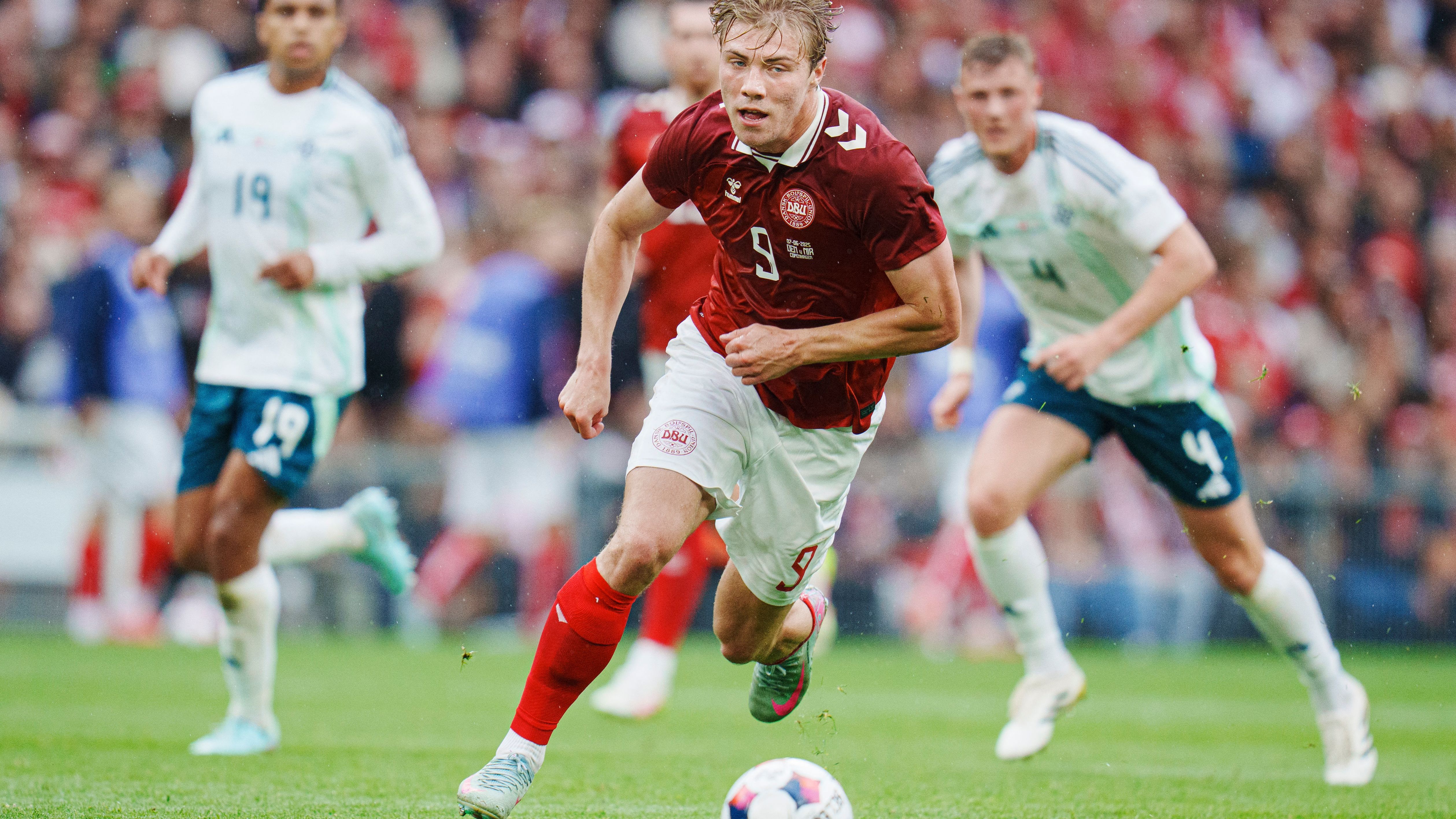 FBL-FRIENDLY-DEN-NIR