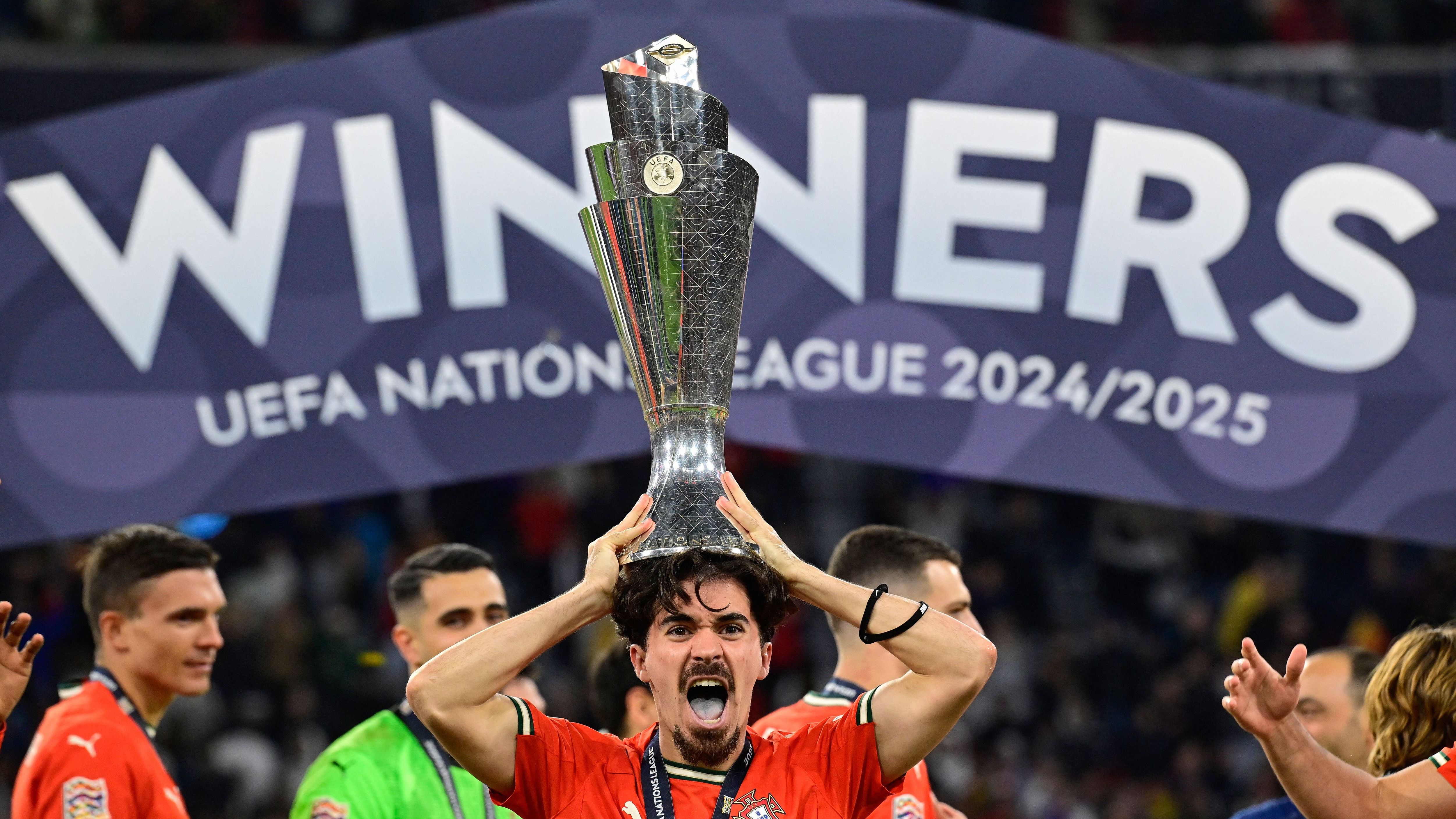 FBL-EUR-NATIONS-POR-ESP-TROPHY