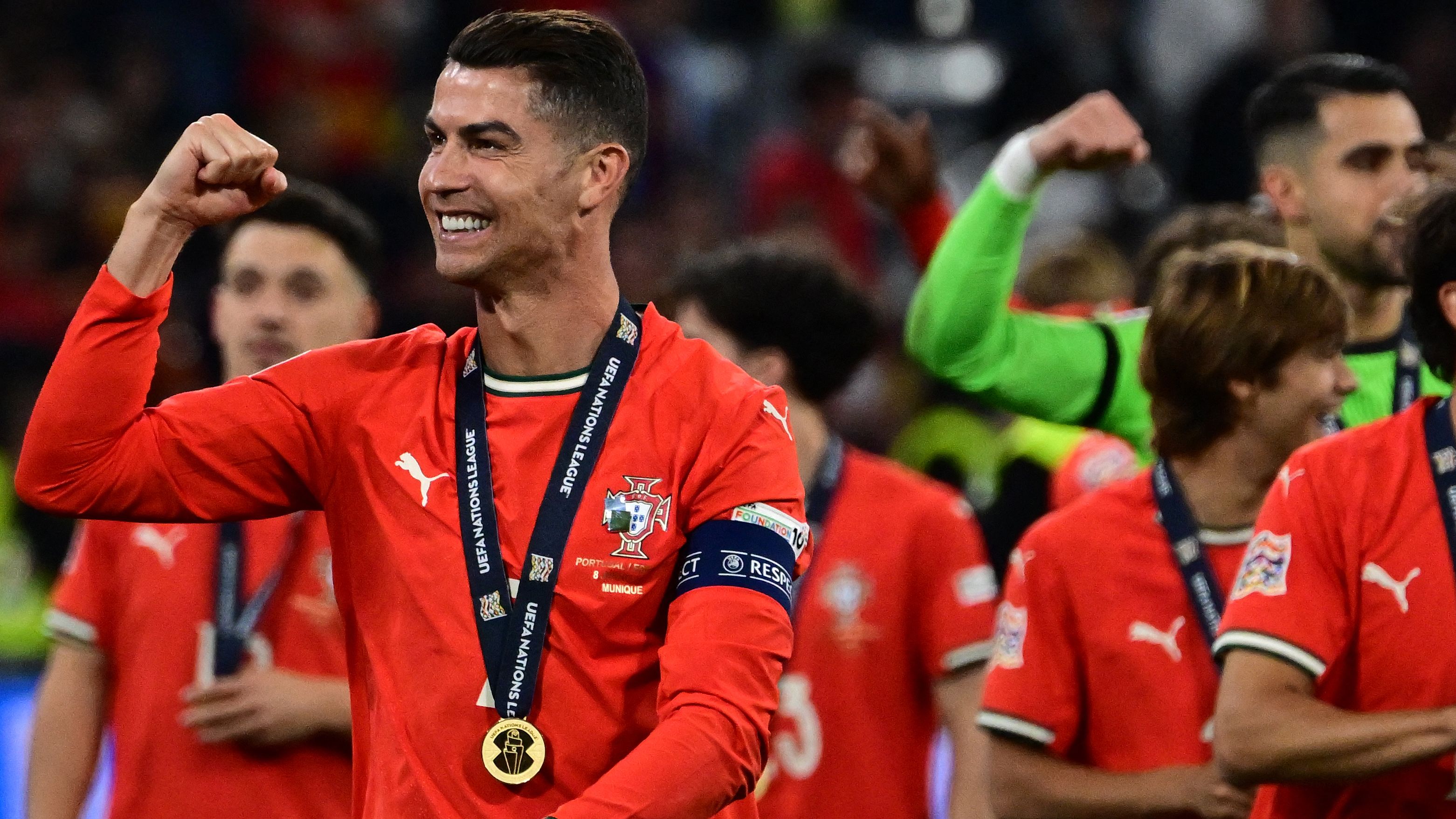 TOPSHOT-FBL-EUR-NATIONS-POR-ESP-TROPHY