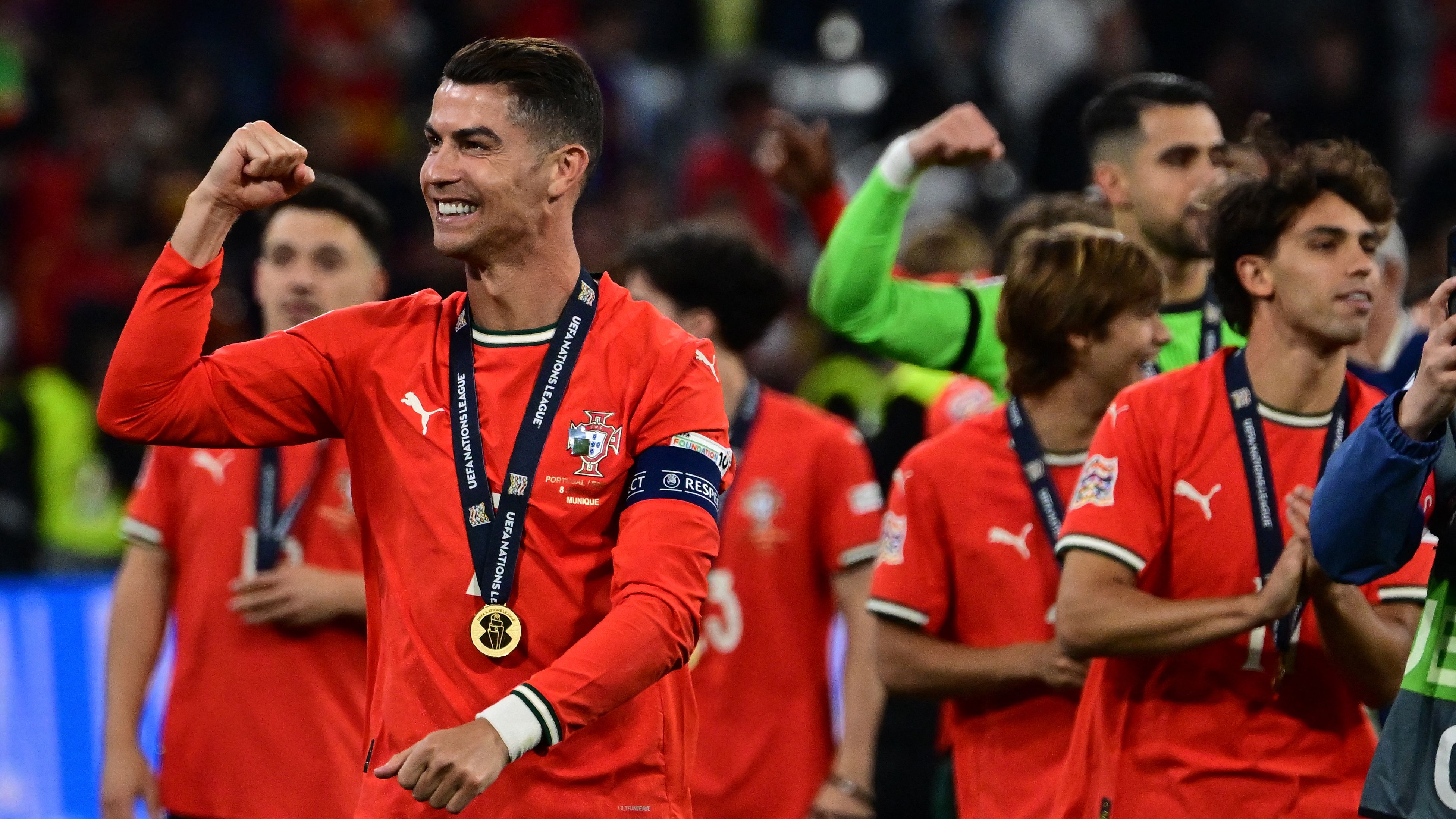 TOPSHOT-FBL-EUR-NATIONS-POR-ESP-TROPHY