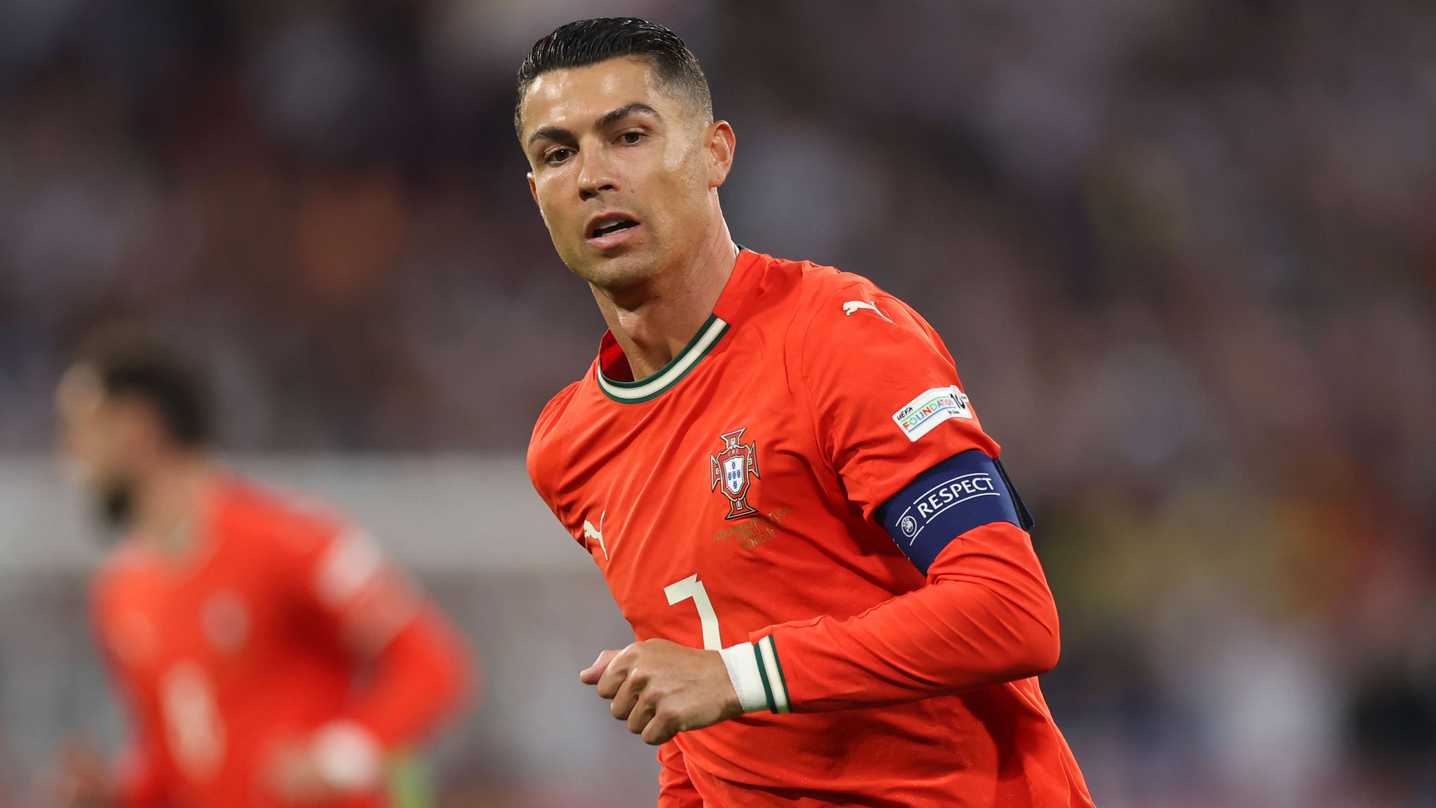 'It is a concern' - Roberto Martinez worried after pitch invader confronts Cristiano Ronaldo during his warm-up ahead of Portugal's Nations League tie against Germany | Goal.com UK