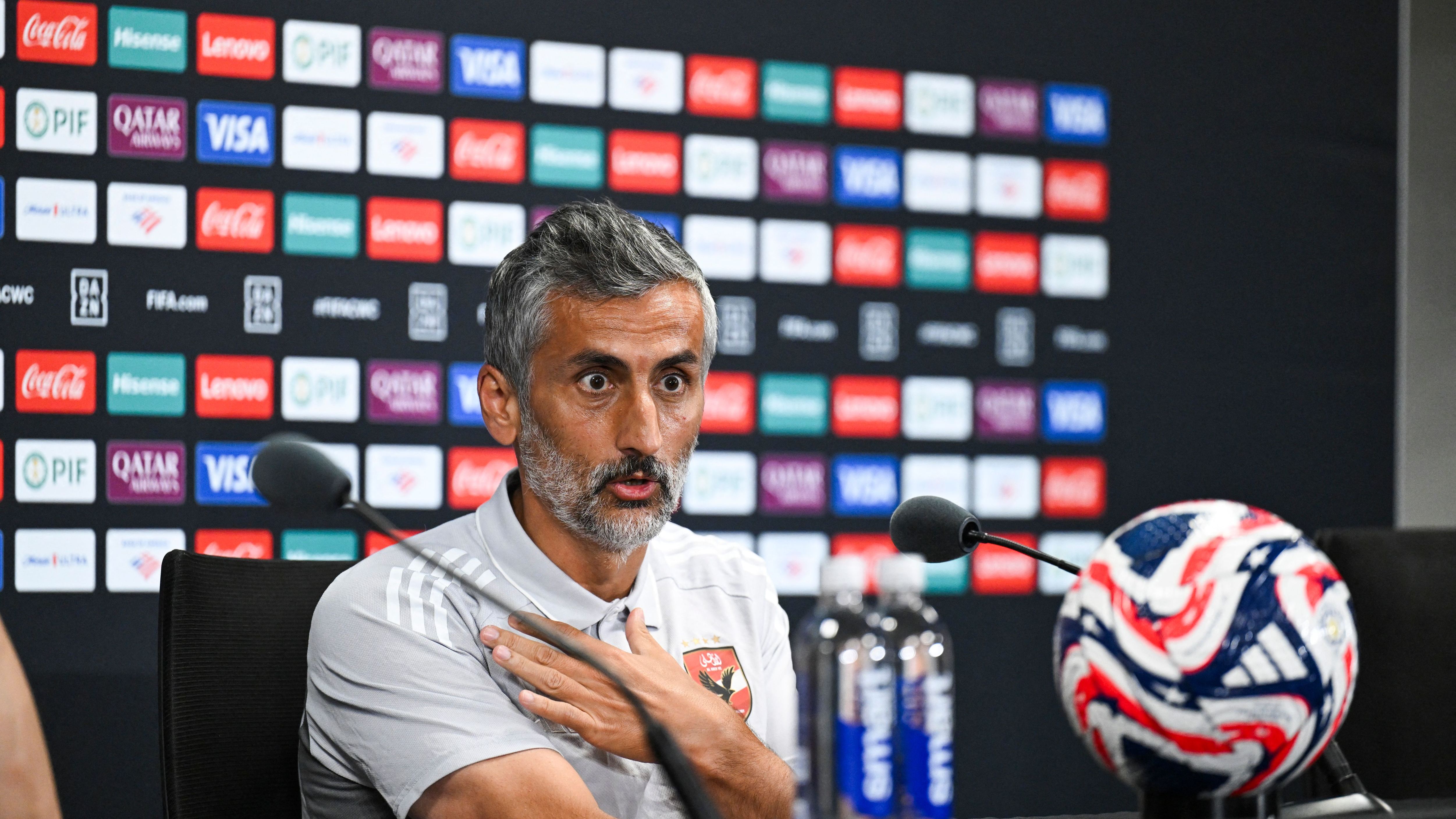 FBL-WC-CLUB-2025-AHLY-PRESSER