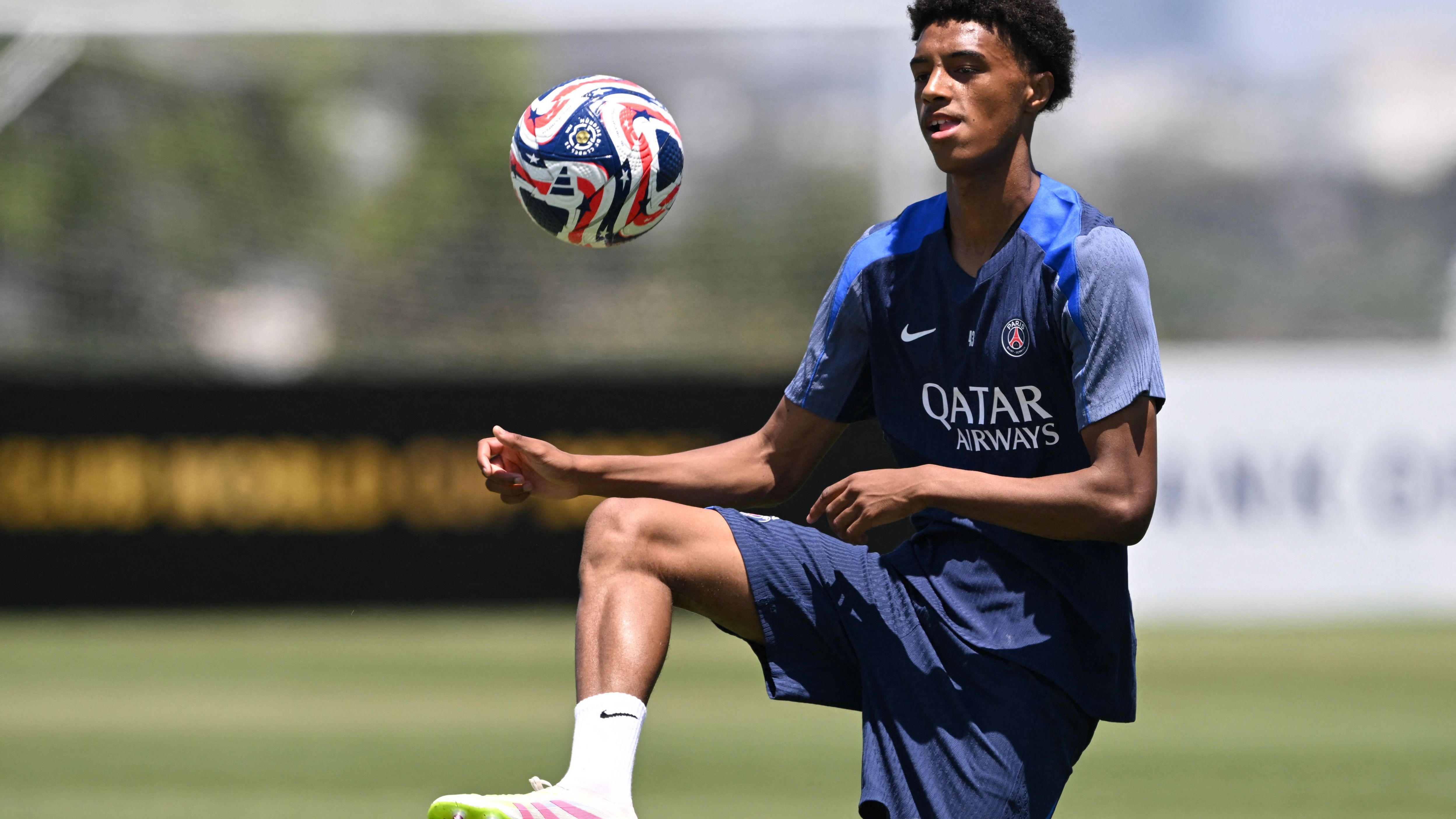 FBL-WC-CLUB-2025-PSG-TRAINING