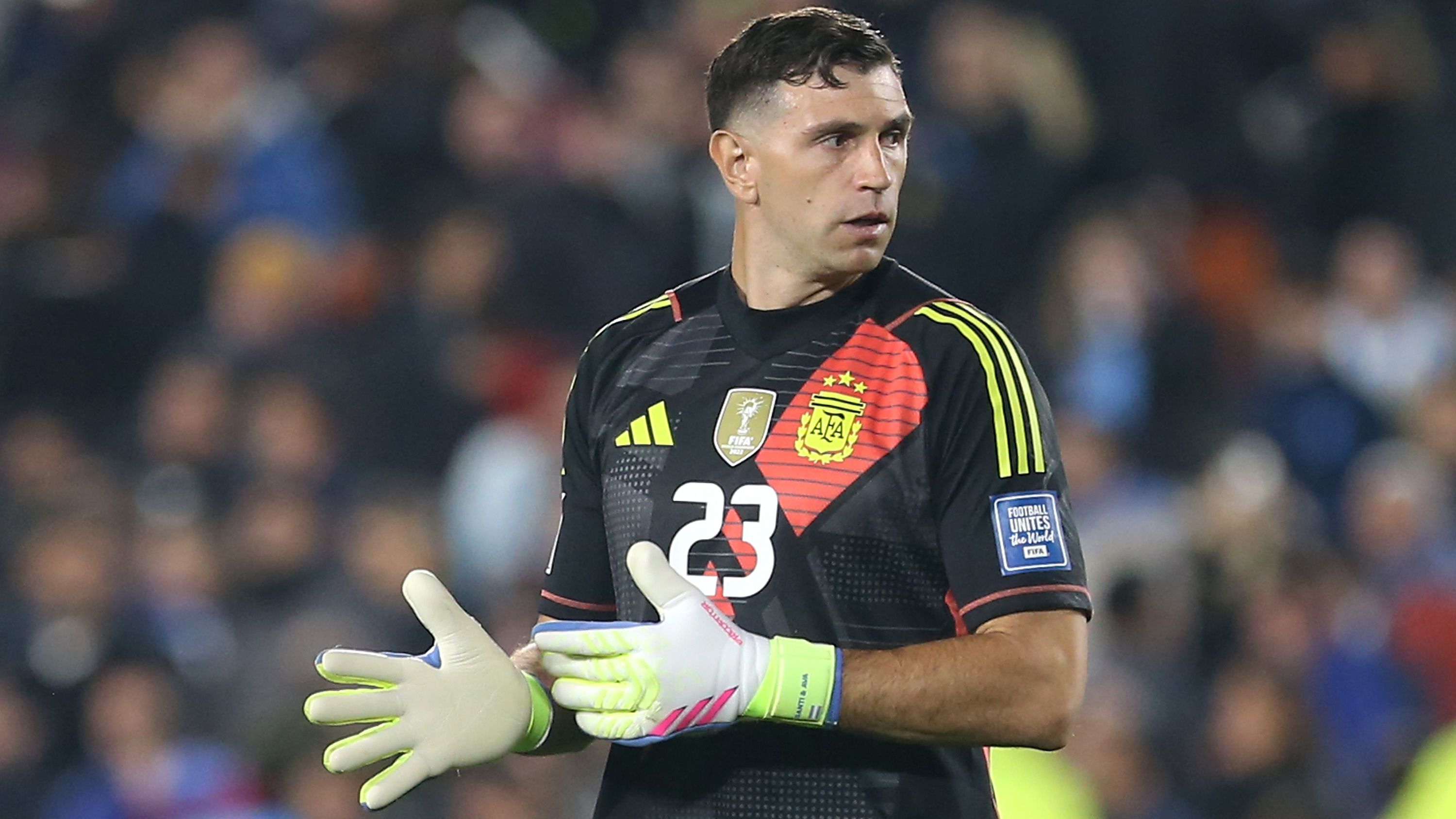 Emi Martinez off to La Liga? Atletico Madrid want Aston Villa goalkeeper amid Saudi Pro League and Man Utd interest | Goal.com UK