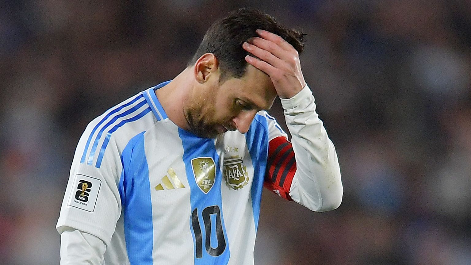 Lionel Scaloni reveals Lionel Messi asked to be substituted in Argentina's 1-1 draw with Colombia after Enzo Fernandez red card | Goal.com UK