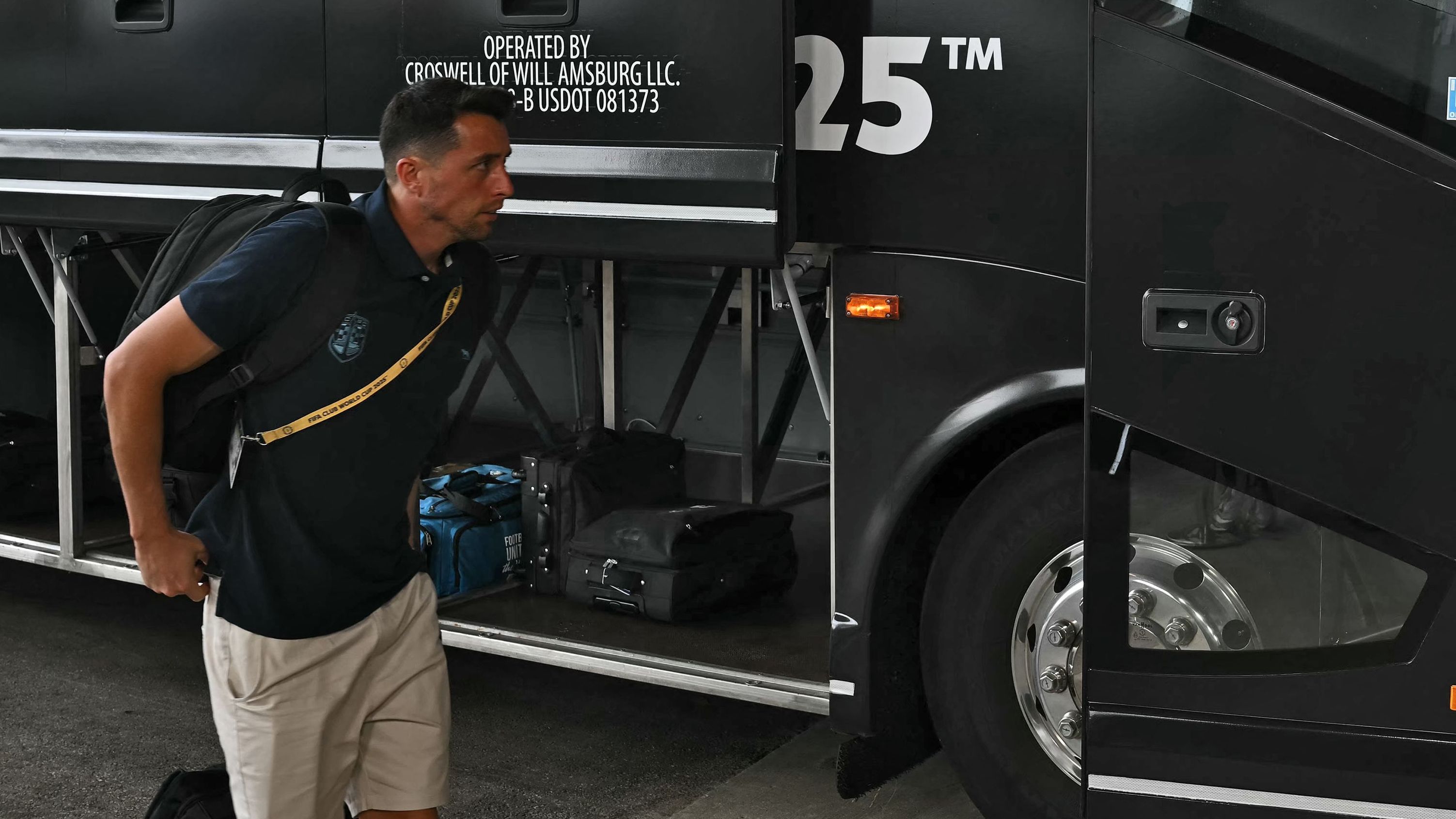 FBL-WC-CLUB-2025-MATCH02-BAYERN-AUCKLAND