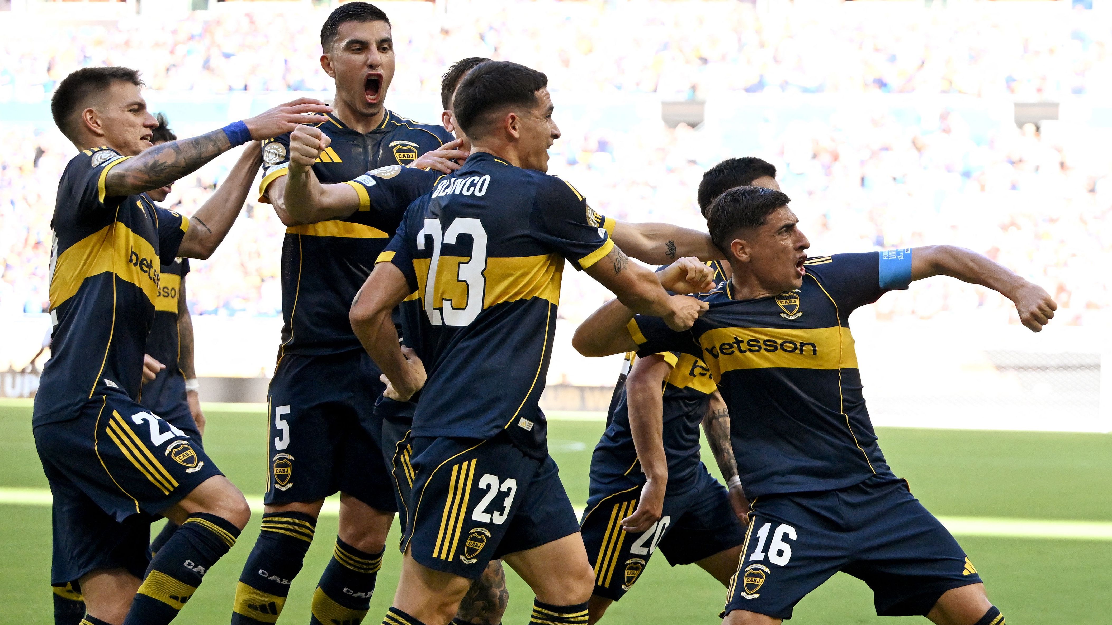 TOPSHOT-FBL-WC-CLUB-2025-MATCH07-BOCA-BENFICA