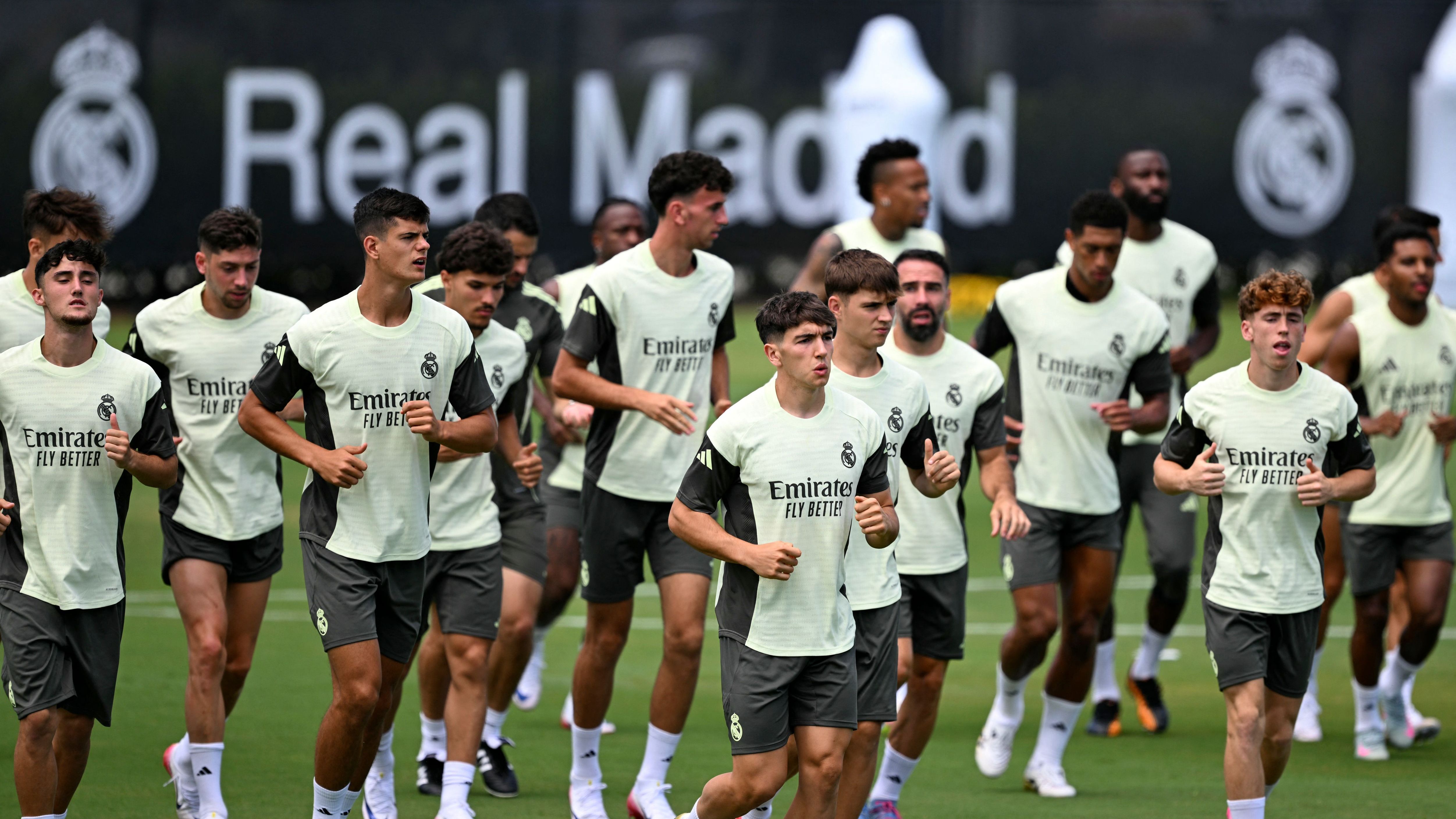 FBL-WC-CLUB-2025-TRAINING-REAL MADRID