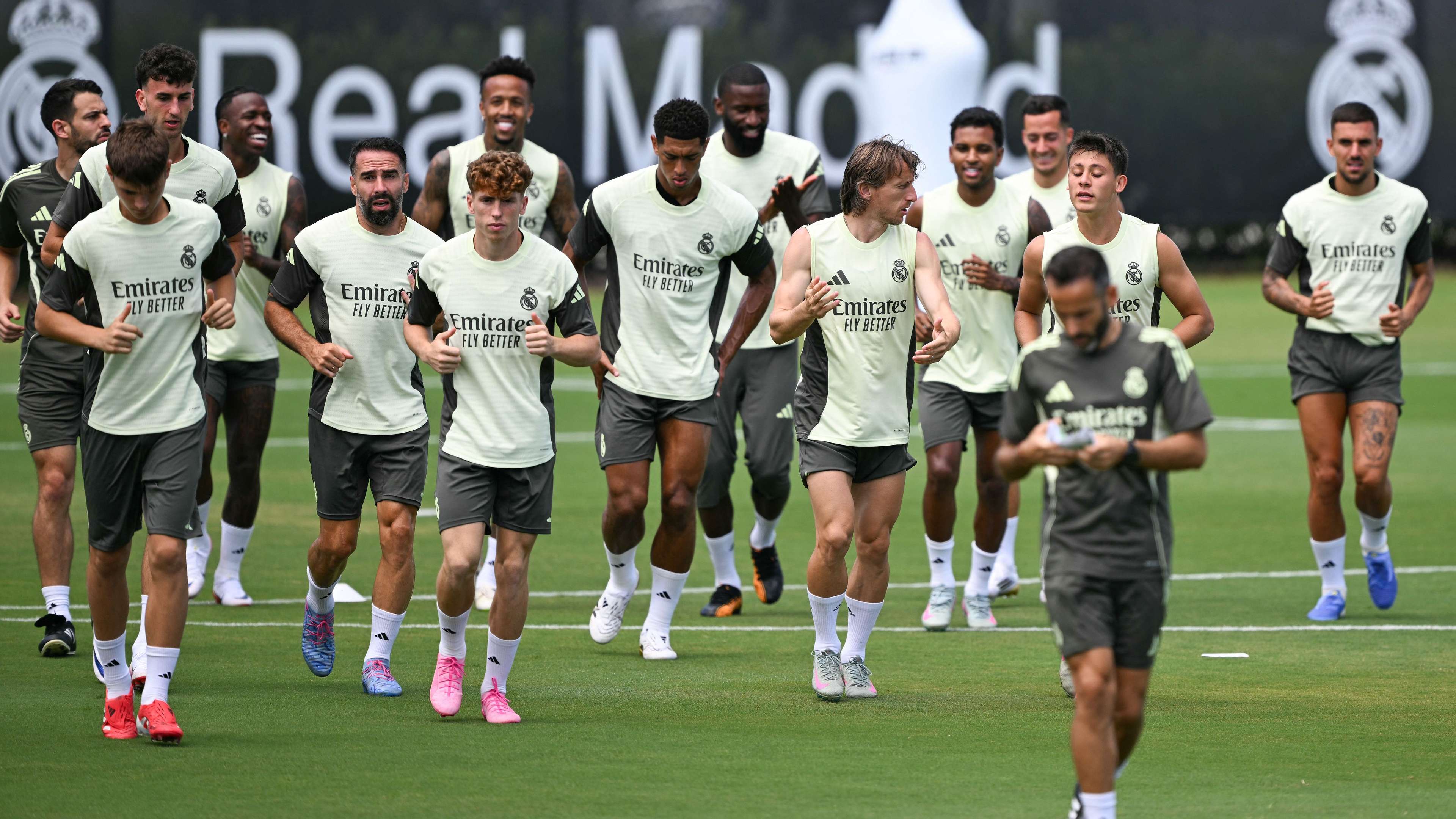 FBL-WC-CLUB-2025-TRAINING-REAL MADRID