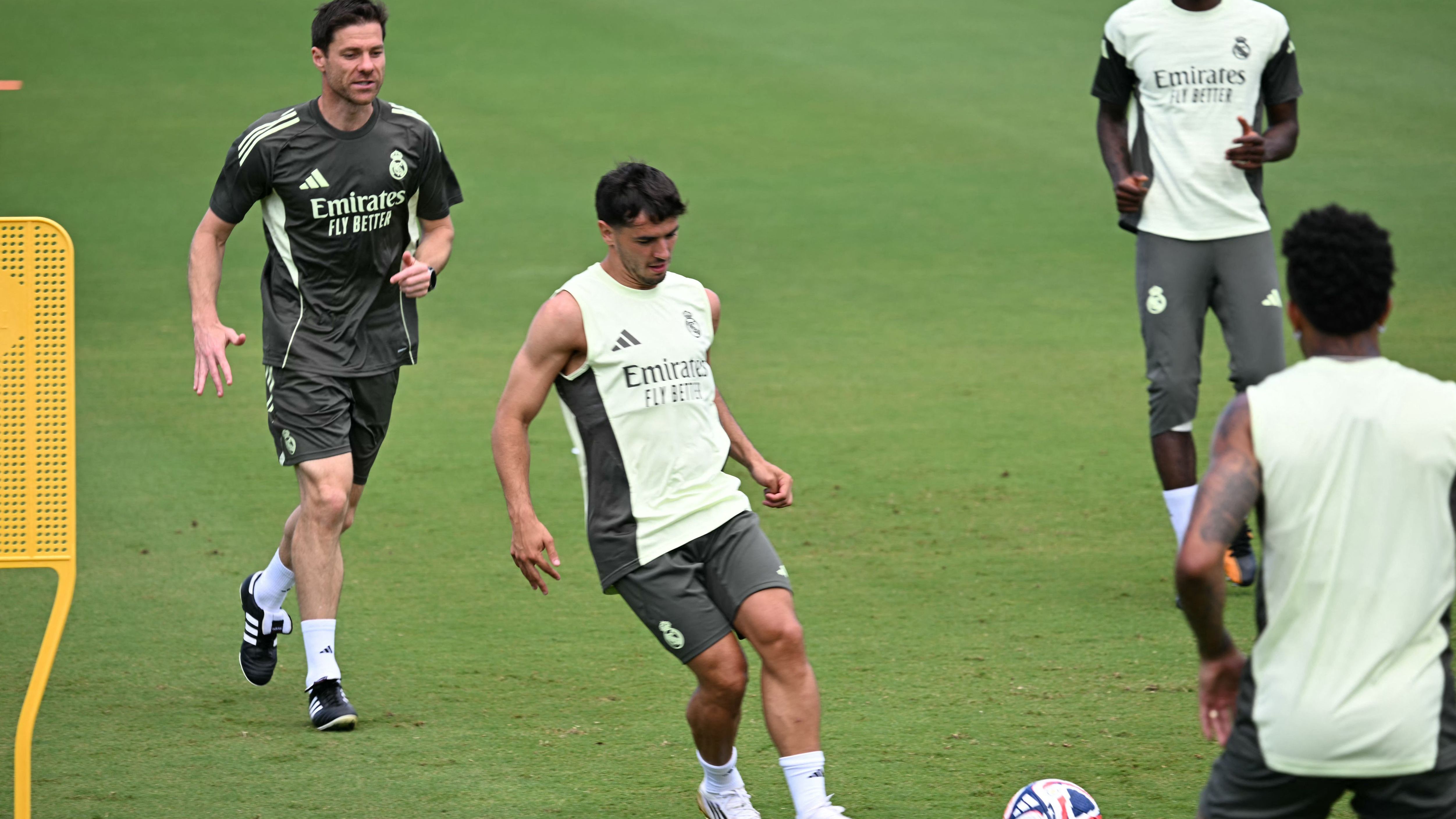 FBL-WC-CLUB-2025-TRAINING-REAL MADRID