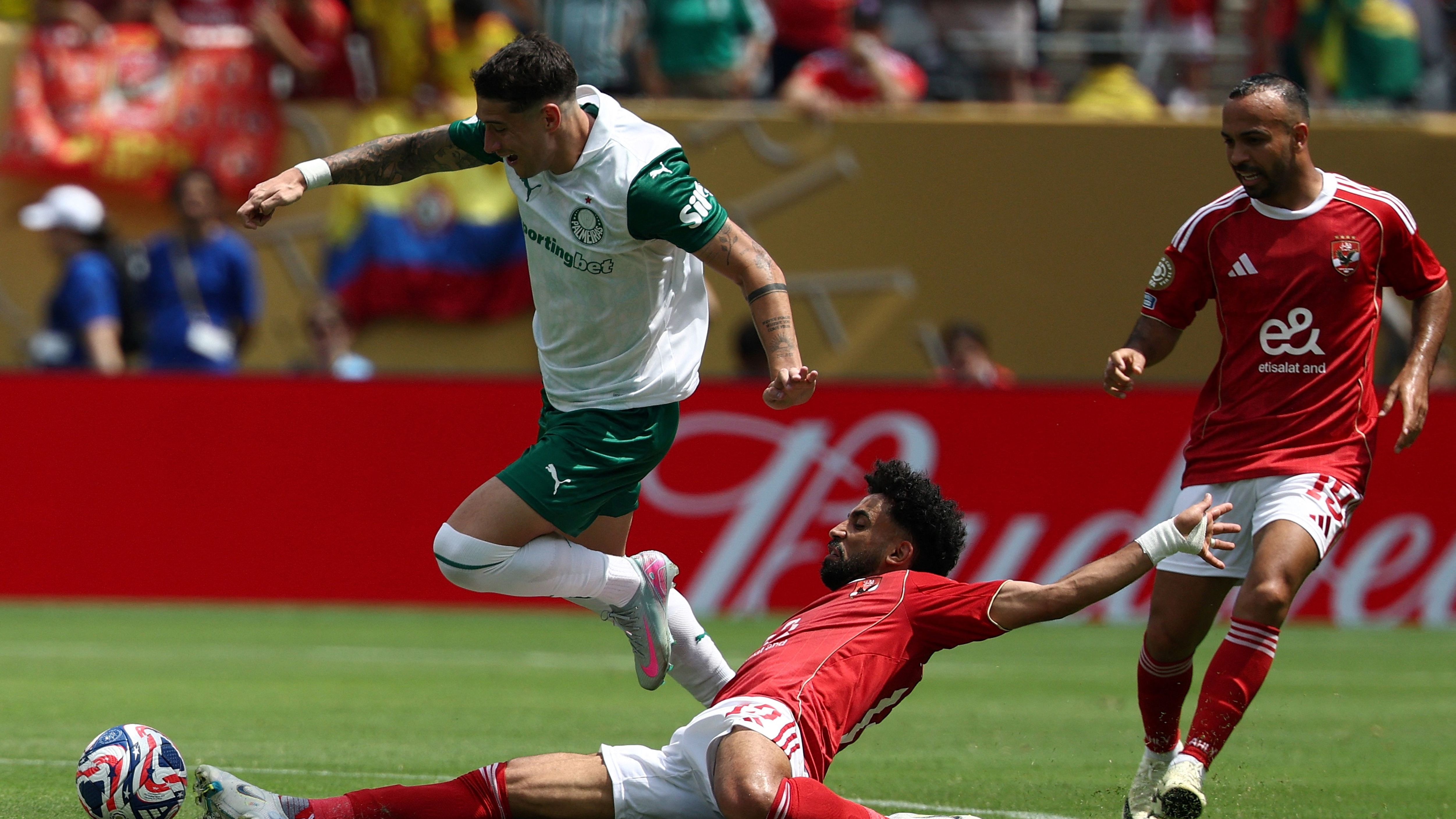 TOPSHOT-FBL-WC-CLUB-2025-MATCH17-PALMEIRAS-AHLY