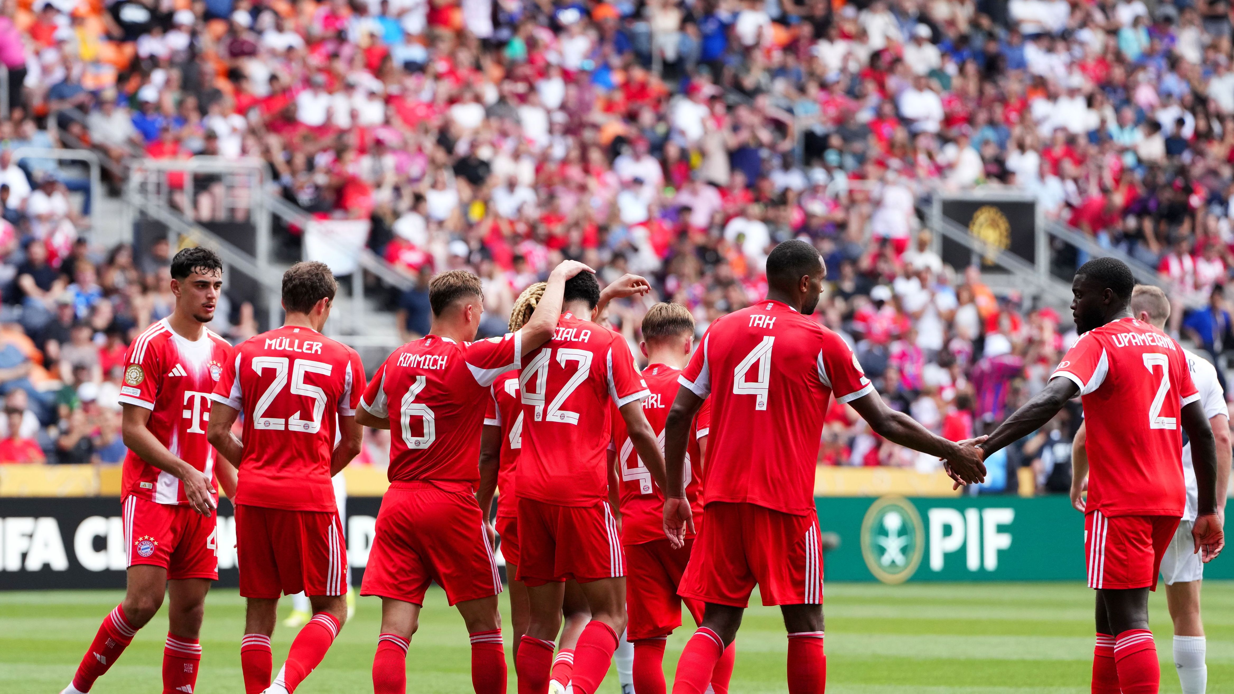 FC Bayern München v Auckland City FC: Group C - FIFA Club World Cup 2025