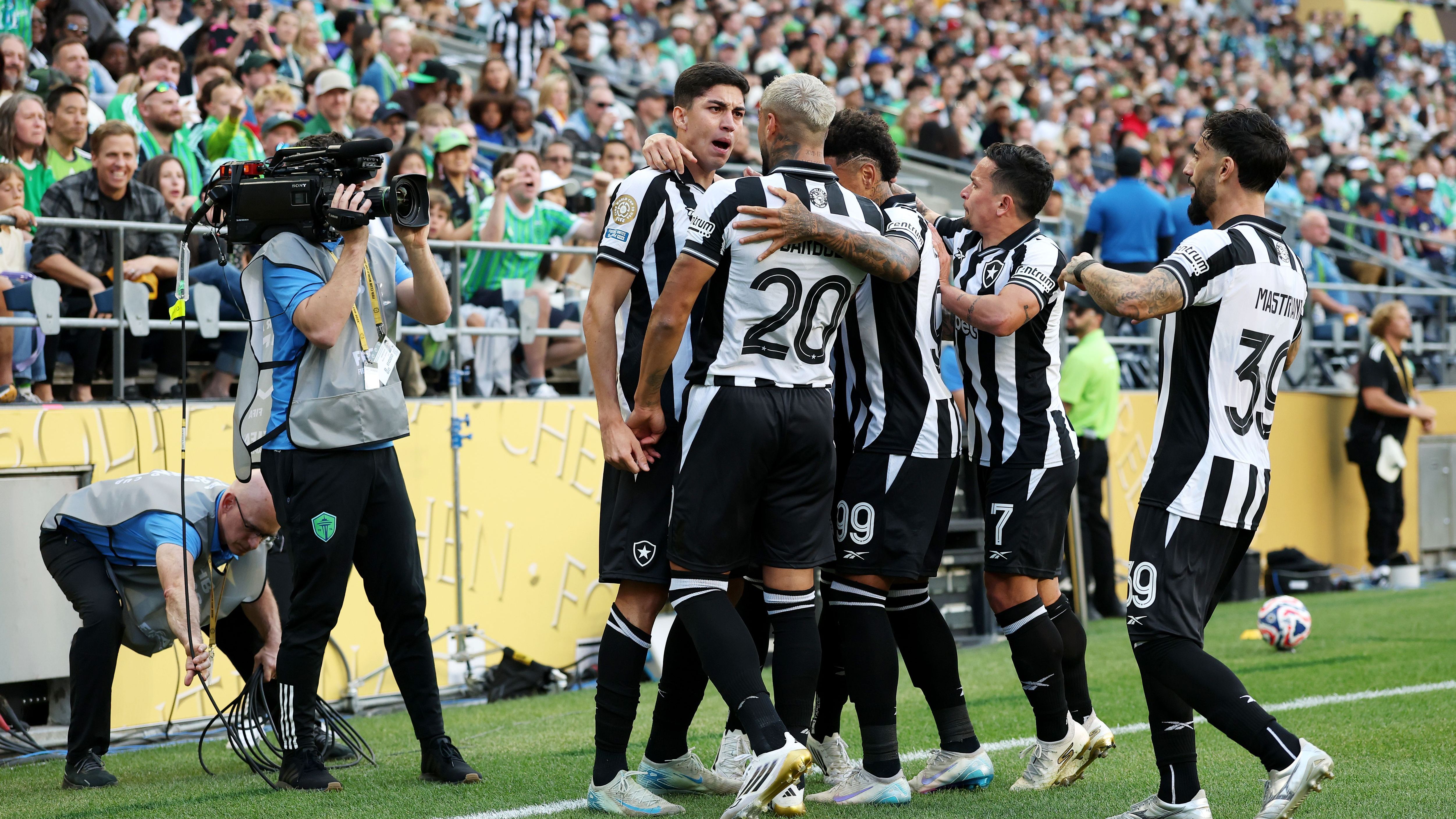 Botafogo FR v Seattle Sounders FC: Group B - FIFA Club World Cup 2025