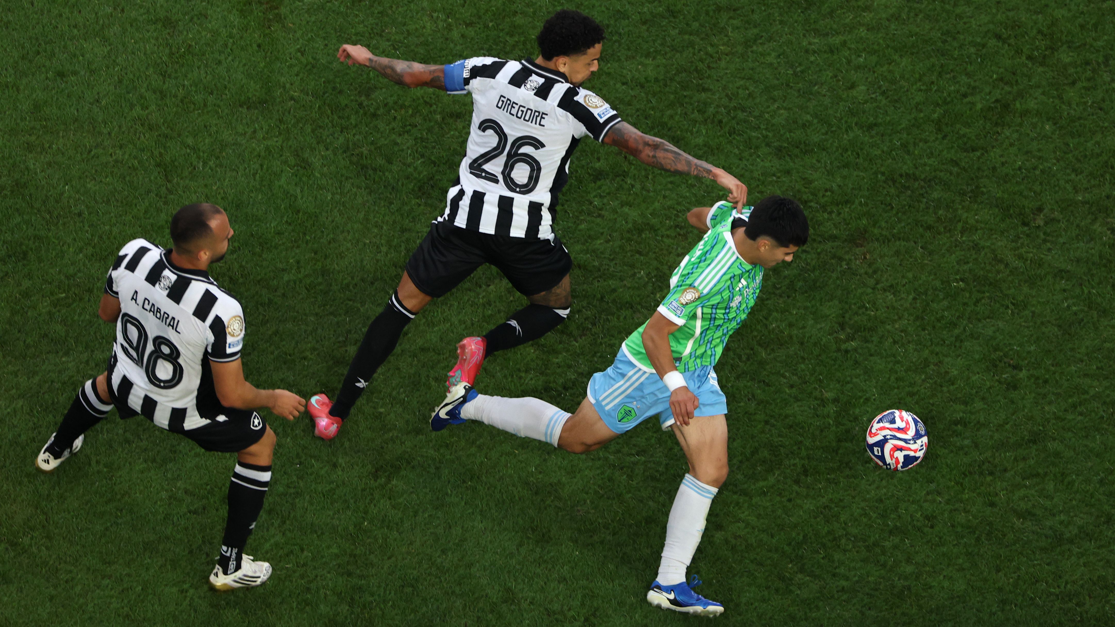 Botafogo FR v Seattle Sounders FC: Group B - FIFA Club World Cup 2025