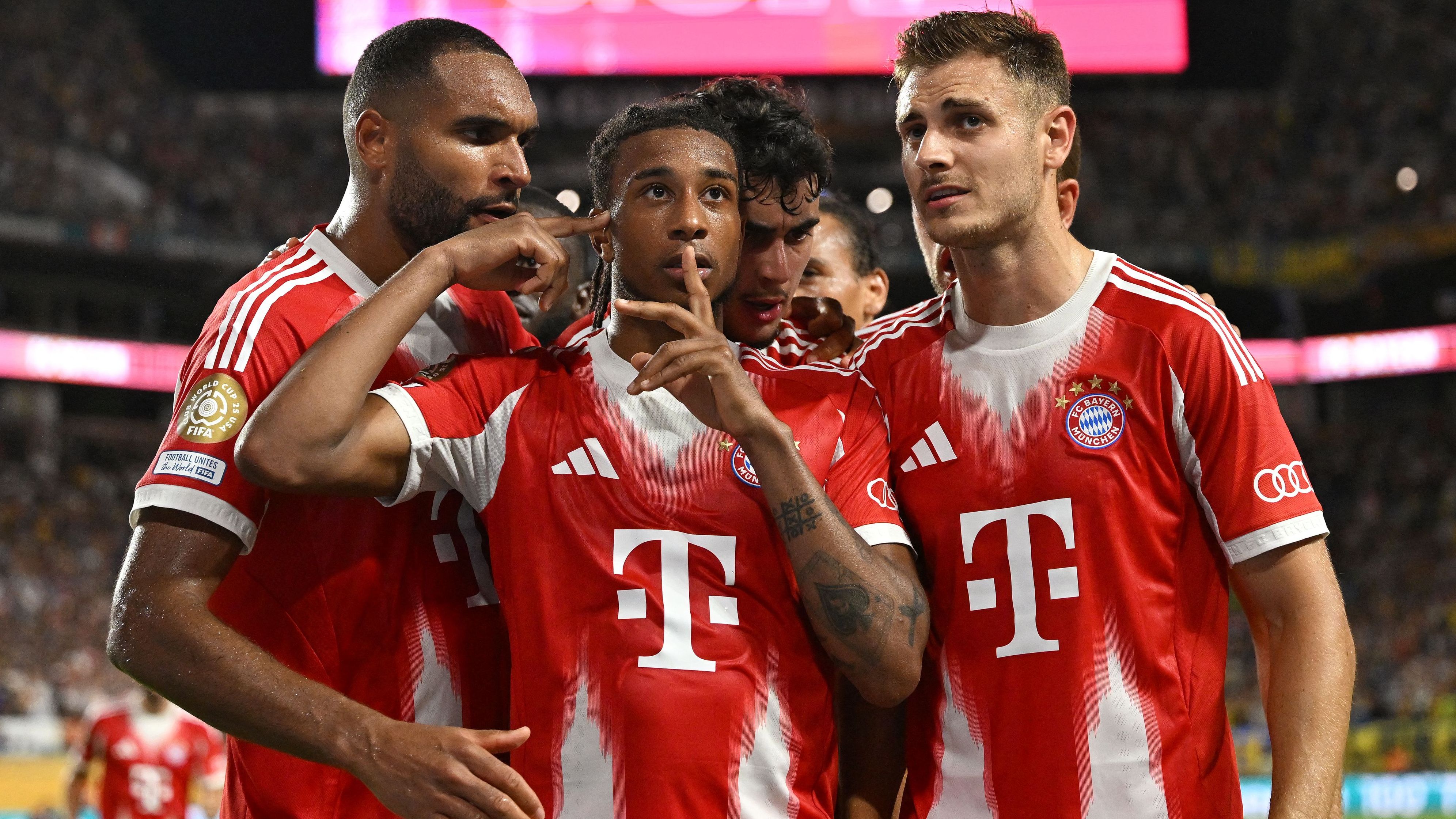 TOPSHOT-FBL-WC-CLUB-2025-MATCH24-BAYERN-BOCA