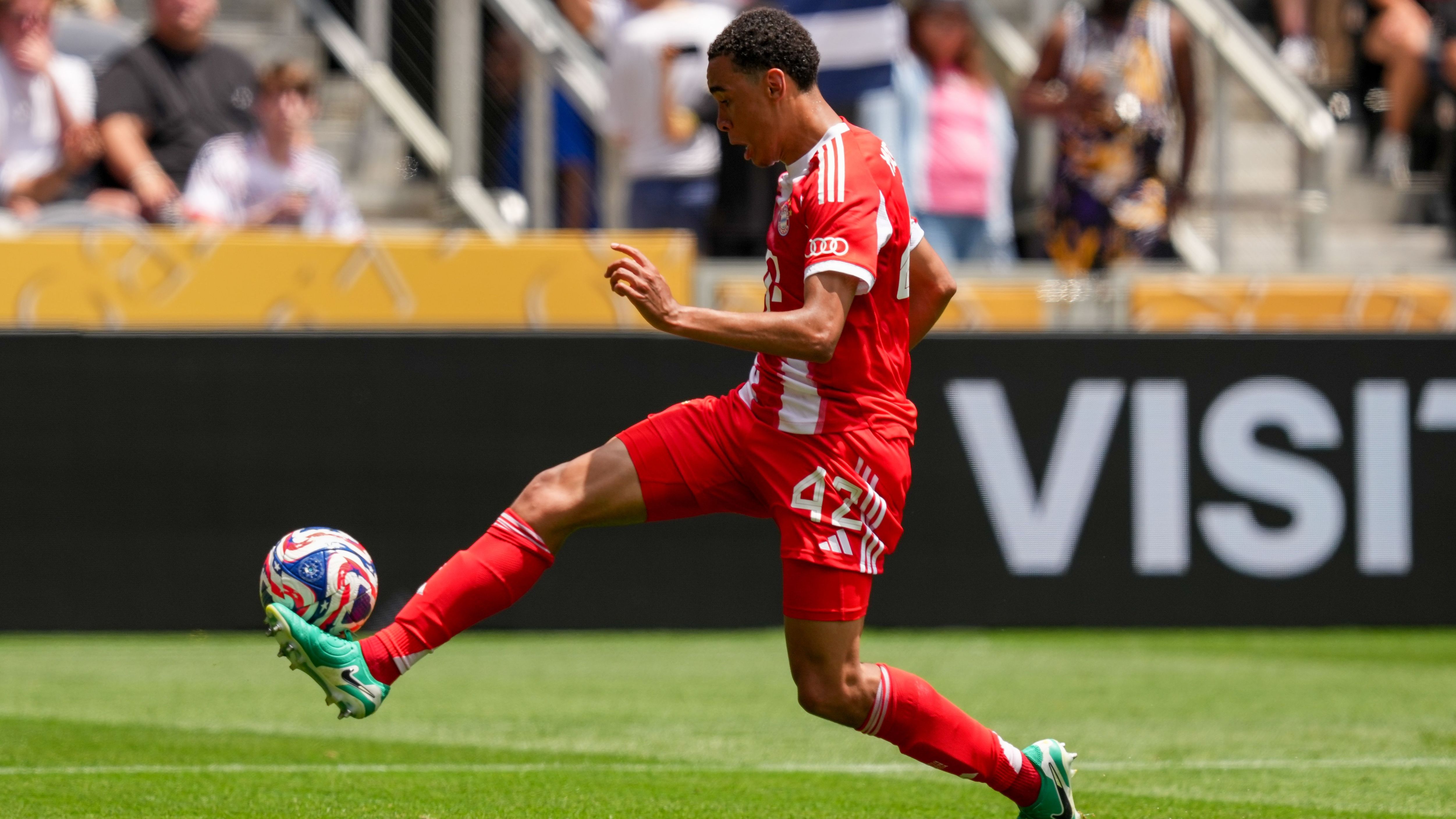 FC Bayern München v Auckland City FC: Group C - FIFA Club World Cup 2025