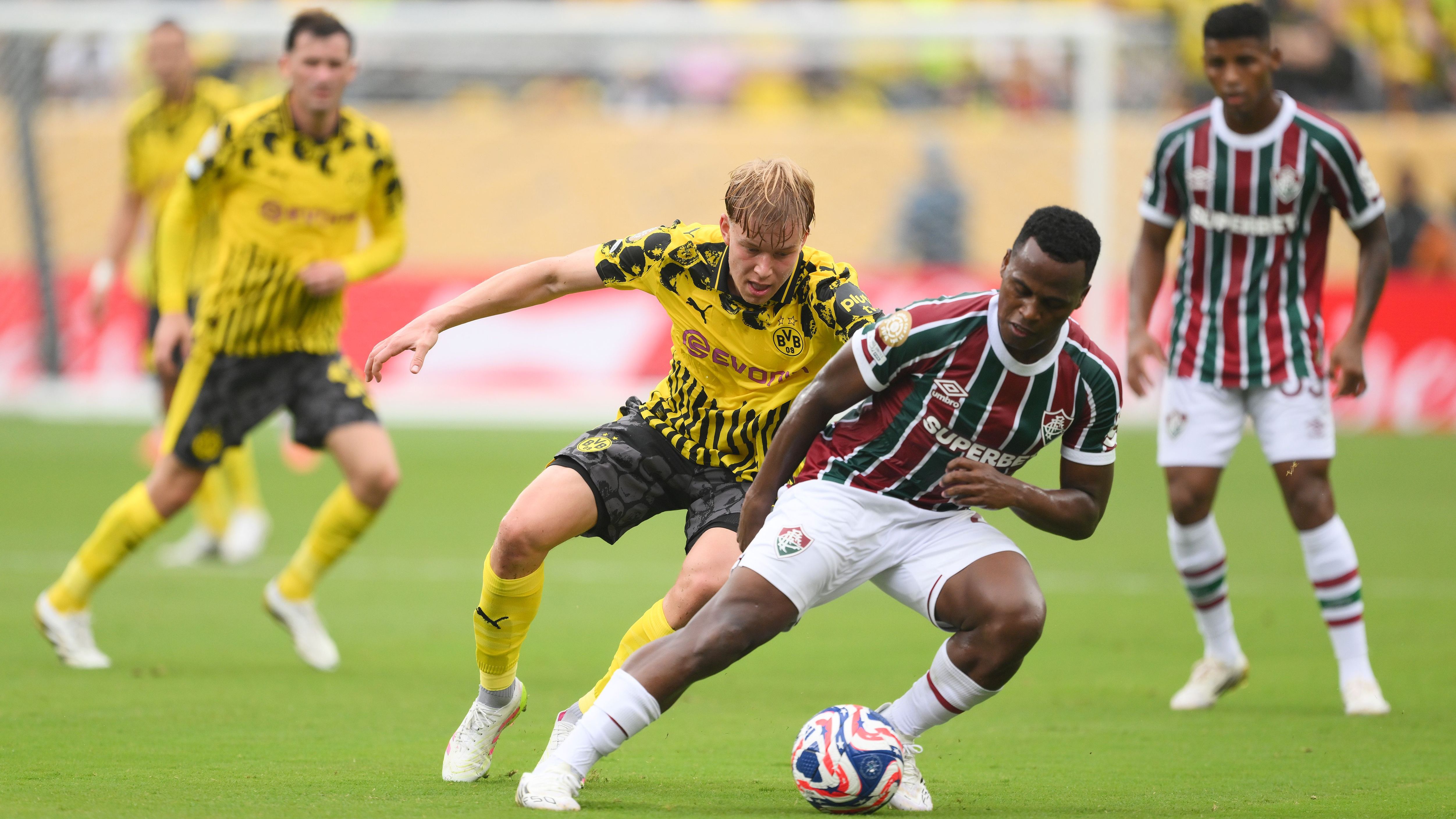 Fluminense FC v Borussia Dortmund: Group F - FIFA Club World Cup 2025